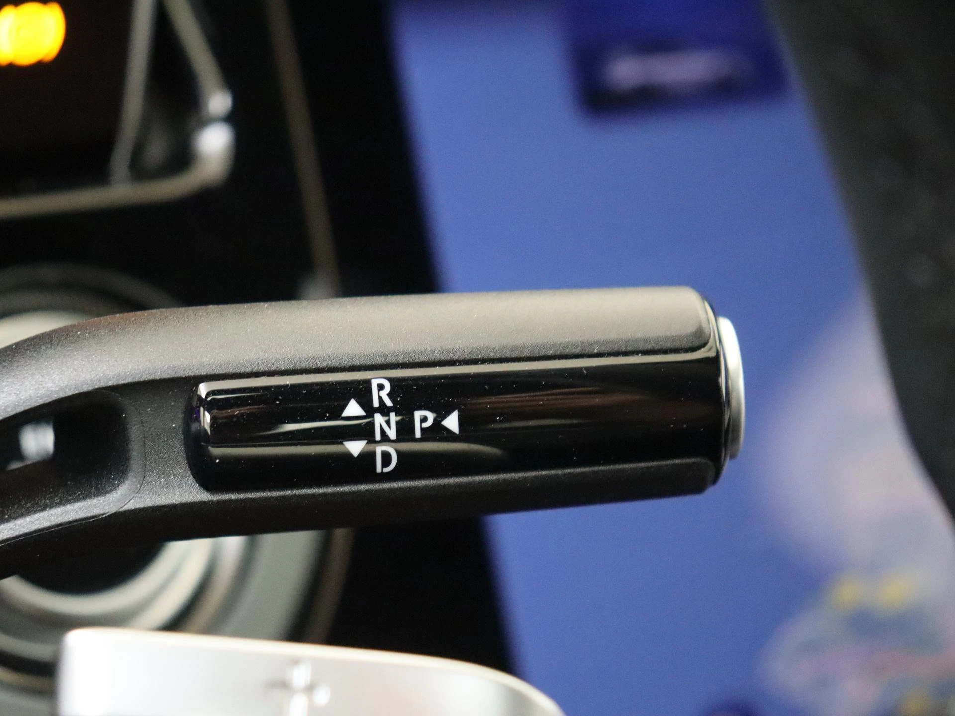 Mercedes-Benz-E-Klasse-image-13