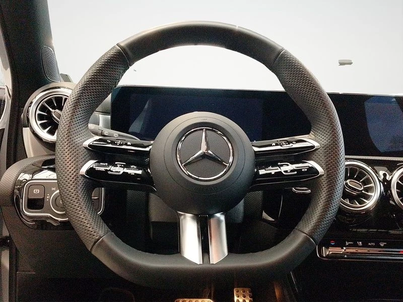 Mercedes-Benz A-Klasse 200 AMG AHK MBUX NIGHT SHZ KLIMA AMG LineW177 A 200 AMG AHK MBUX NIGHT SHZ KLIMA AMG Line