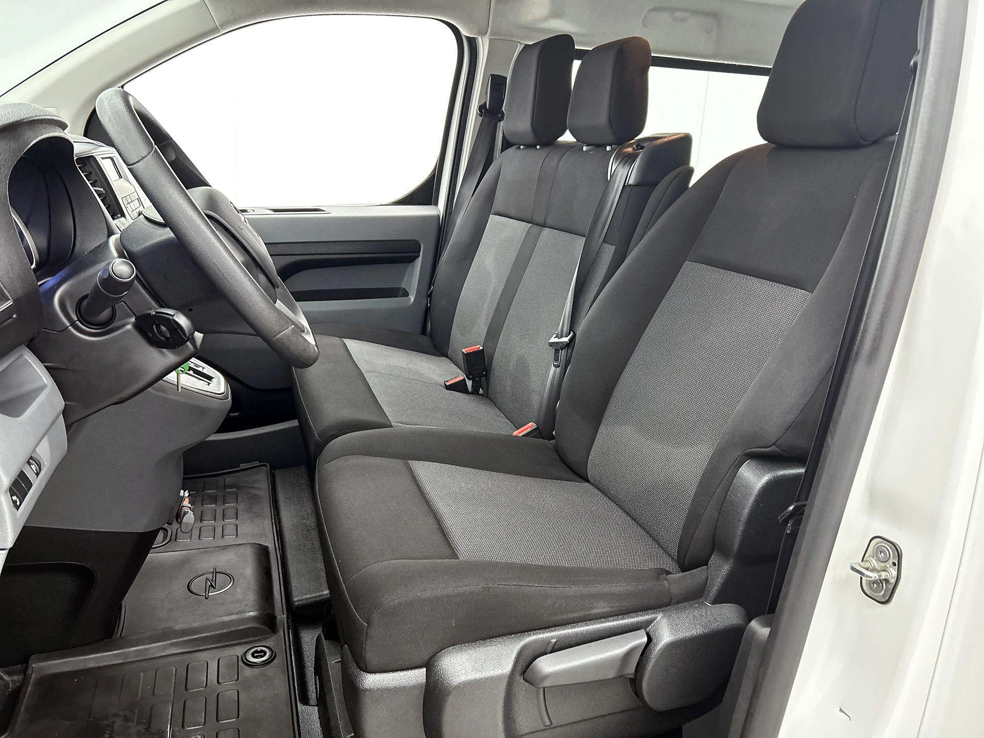 Opel-Vivaro-e-image-32
