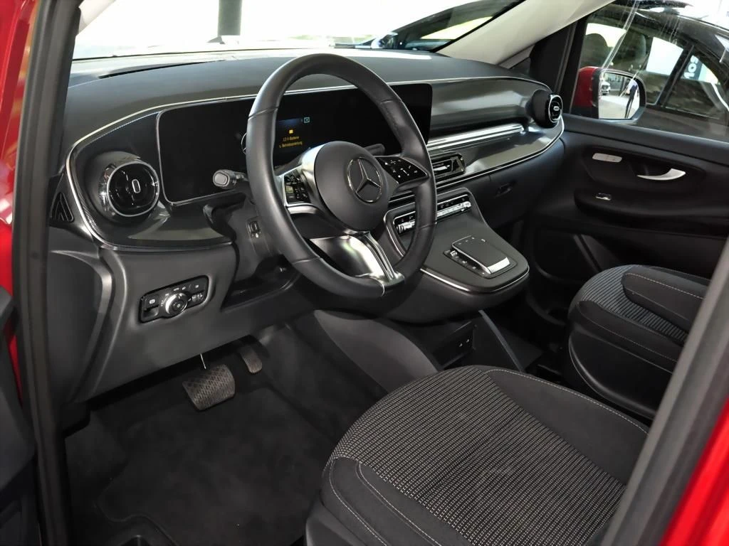 Mercedes-Benz-V-Klasse 220 d-image-8