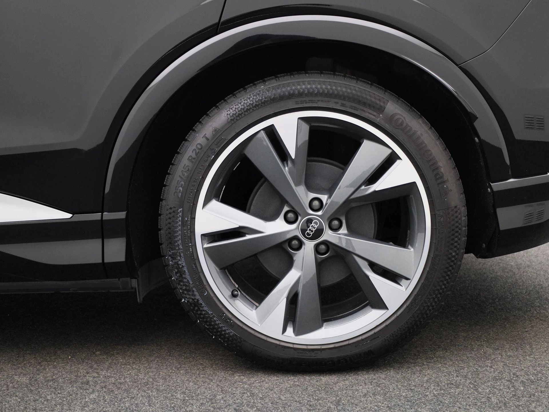 Audi-Q4 Sportback e-tron-image-12