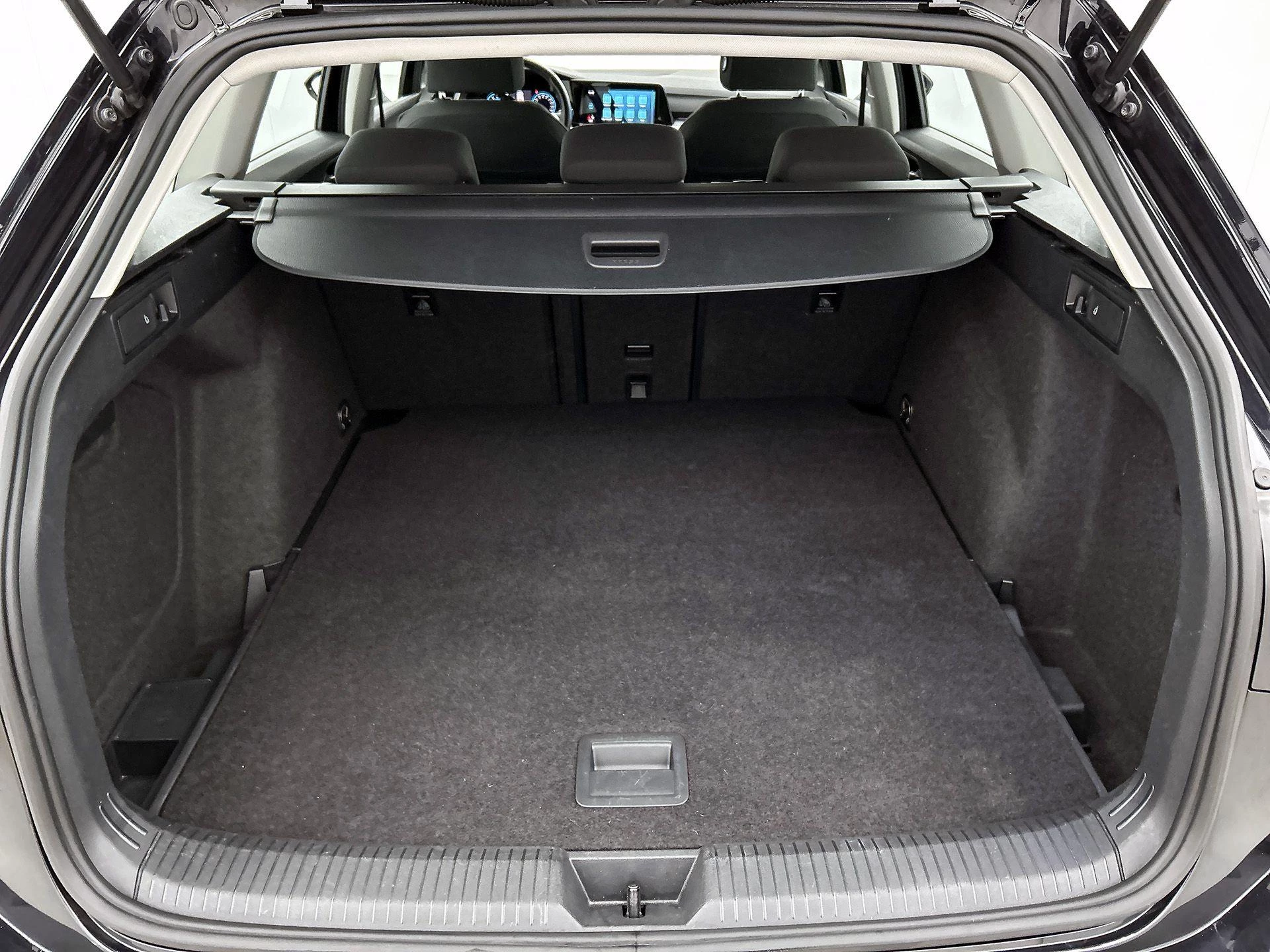 Volkswagen-Golf-image-15