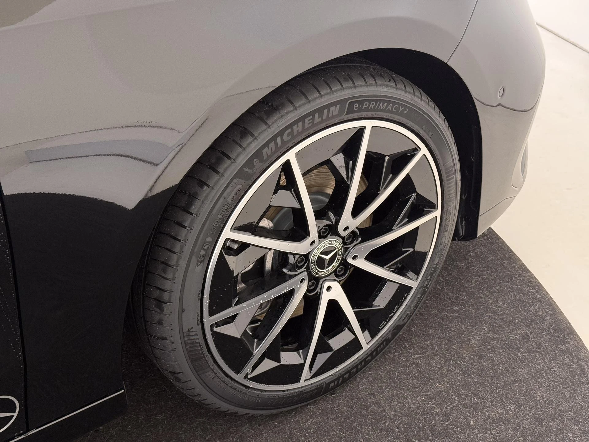 Mercedes-Benz-CLA-image-32