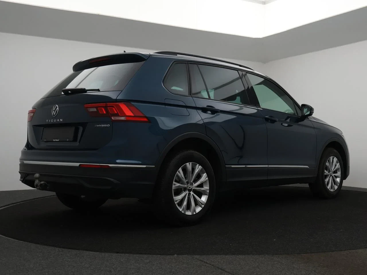 Volkswagen-Tiguan-image-1