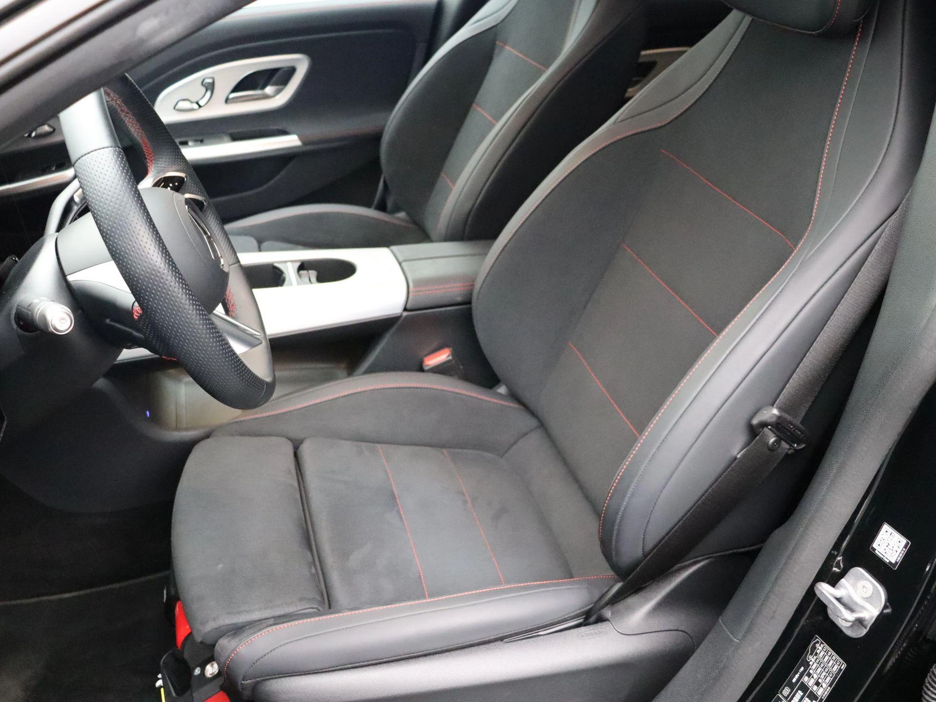 Mercedes-Benz-CLA-image-12
