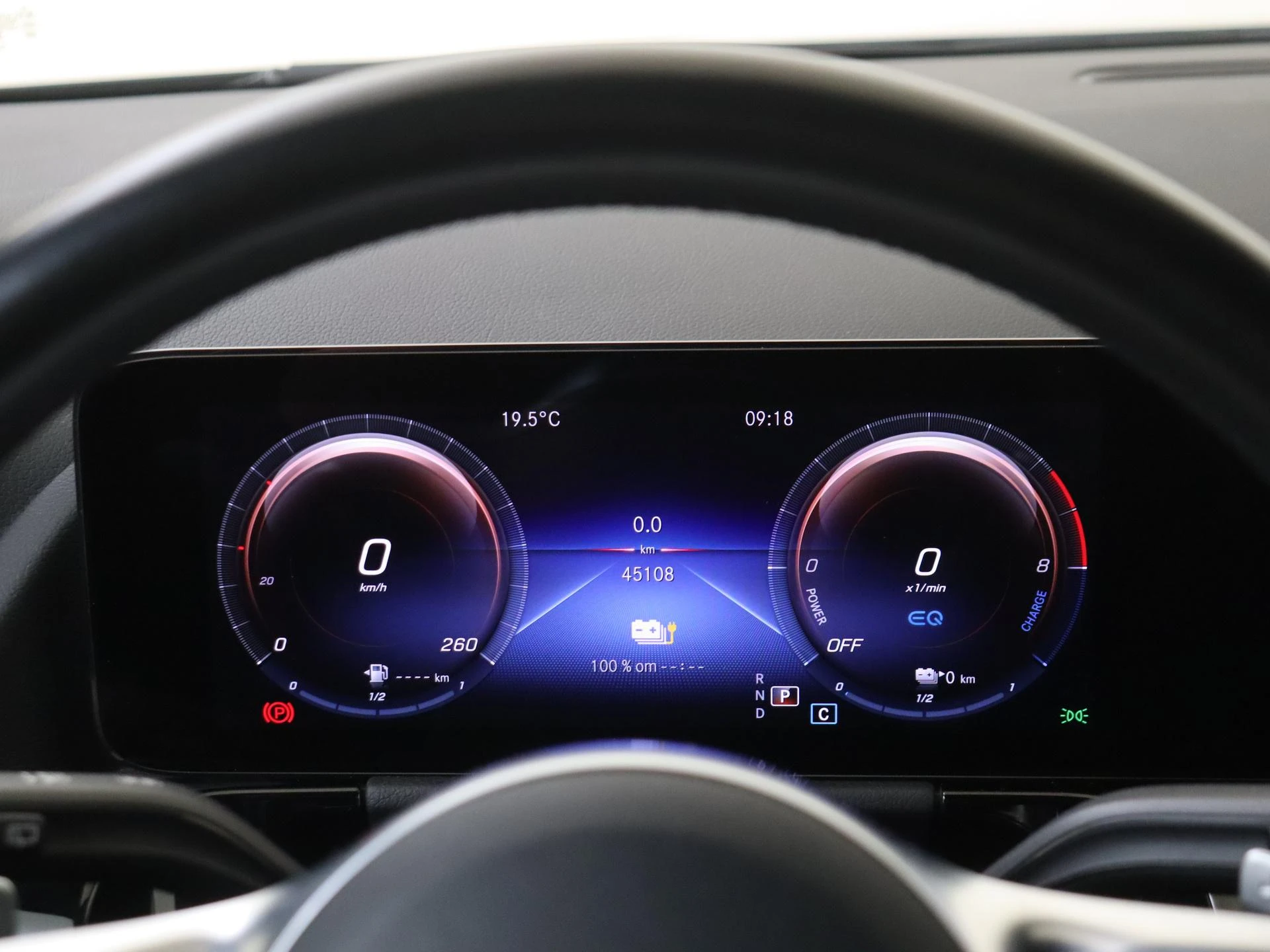 Mercedes-Benz-GLA-image-10