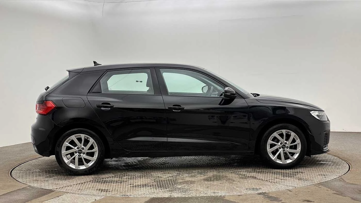 Audi-A1 Sportback-image-3