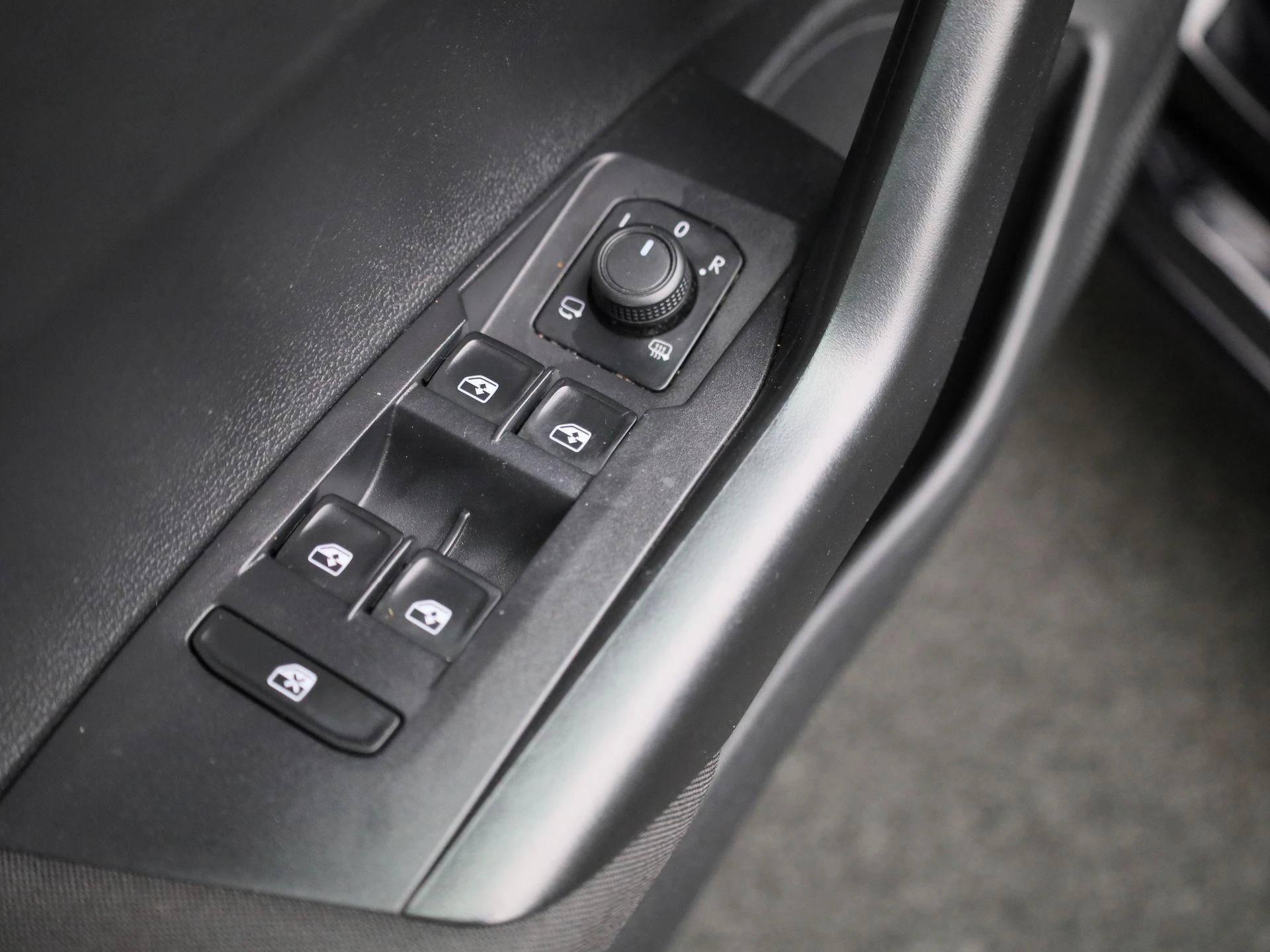 Volkswagen-Polo-image-31