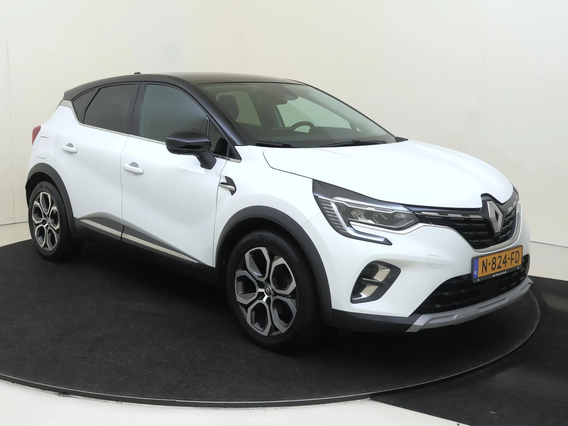 Renault-Captur-image-1