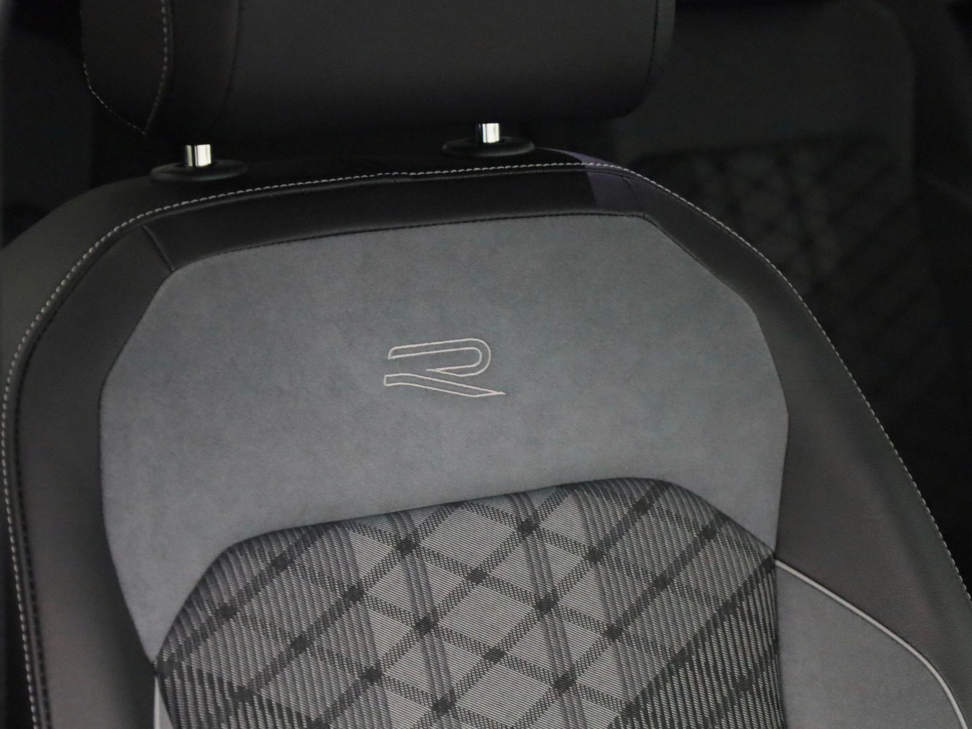 Volkswagen-Tiguan-image-48