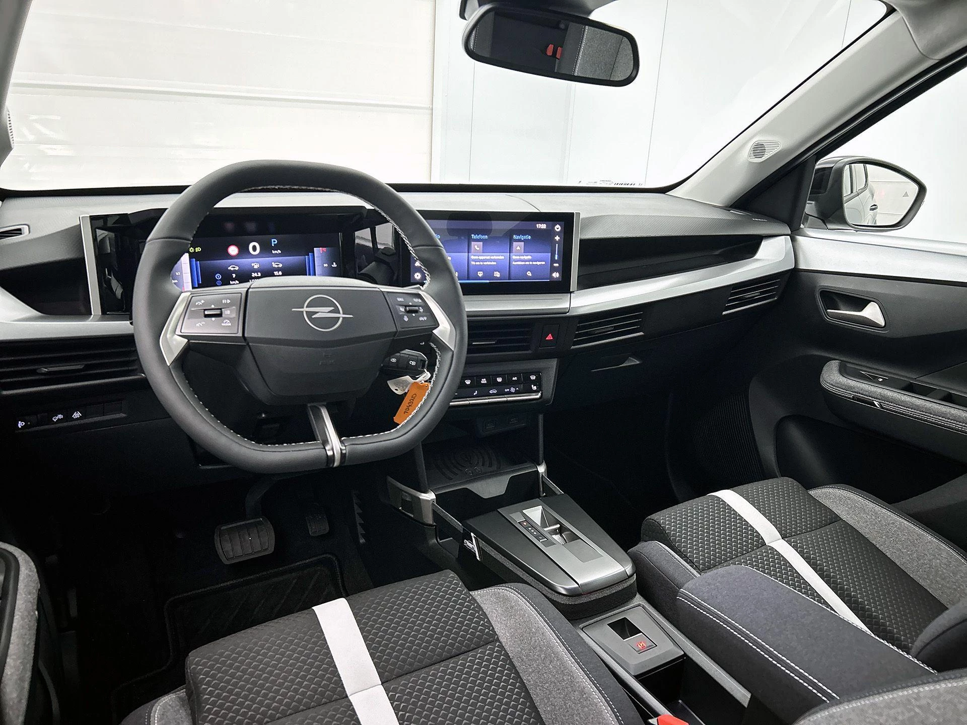 Opel-Frontera-image-16