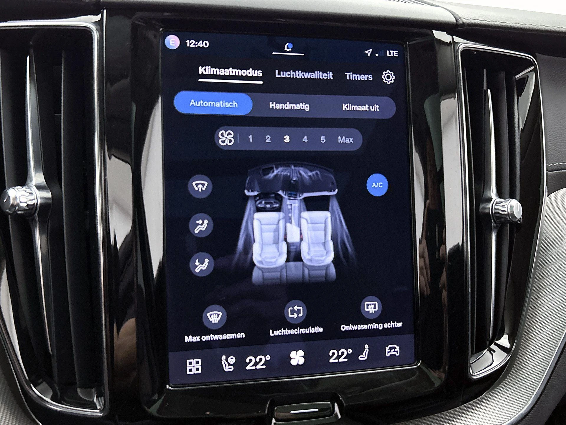 Volvo-XC60-image-30