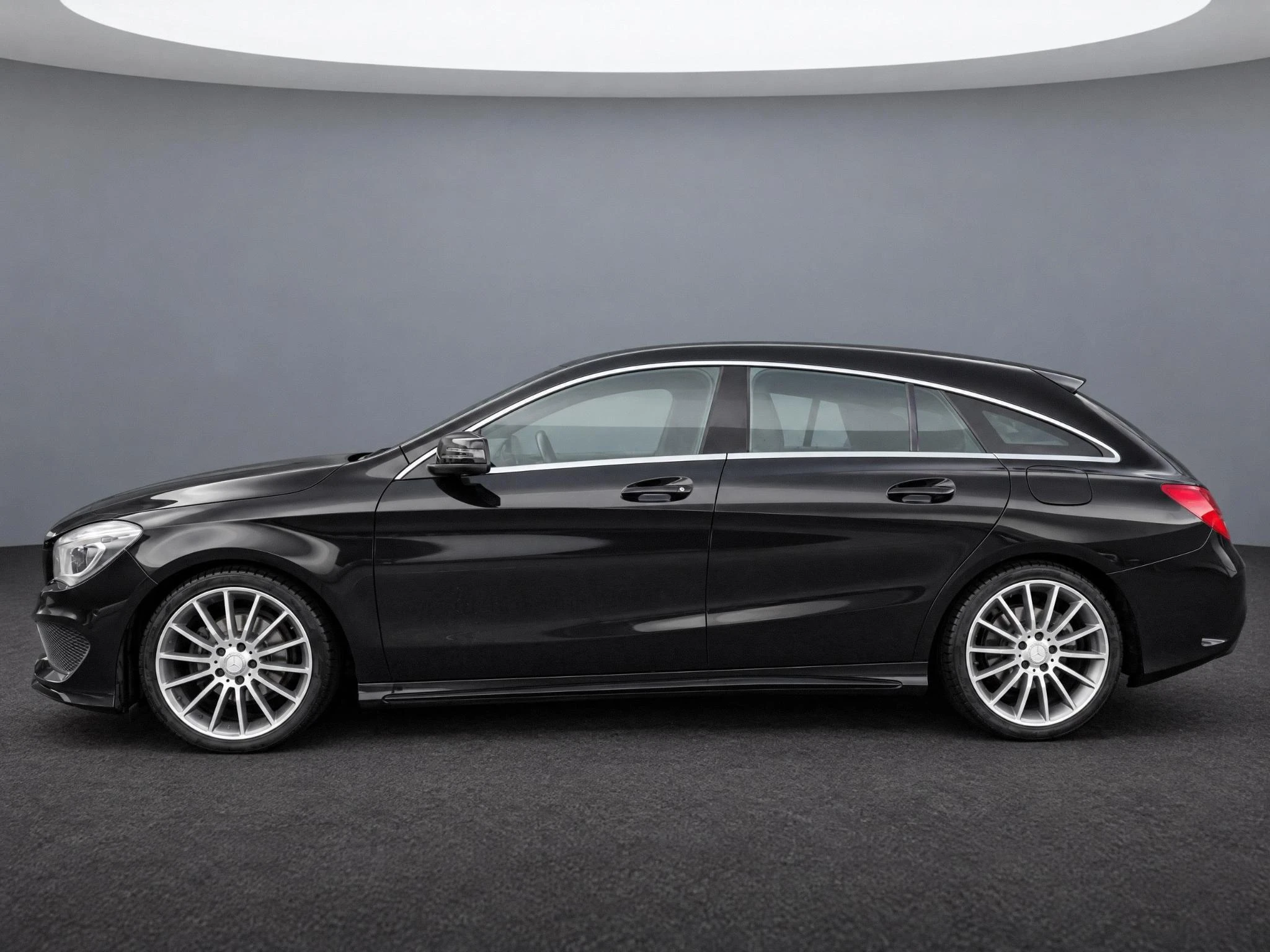 Mercedes-Benz-CLA-image-4