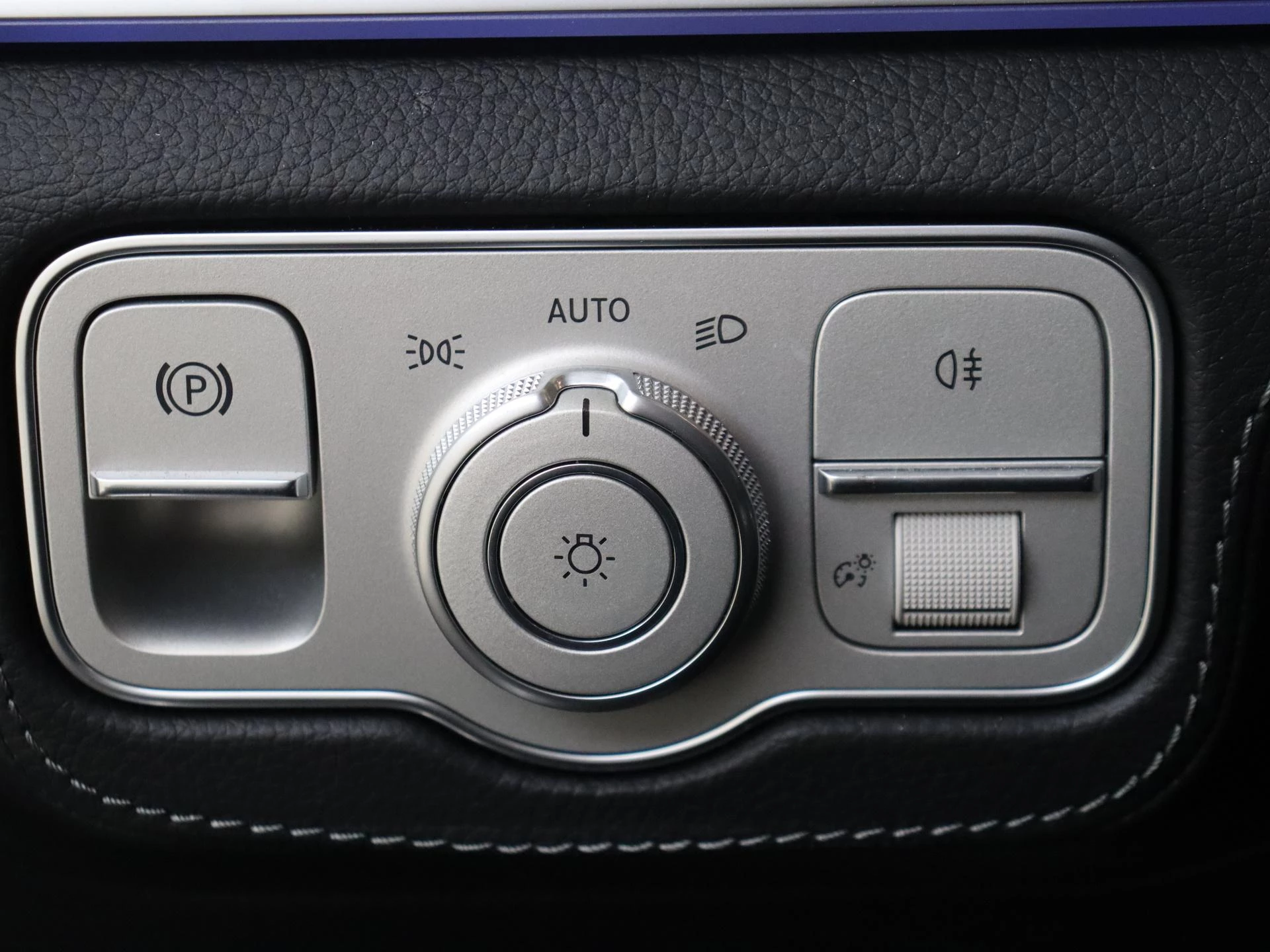 Mercedes-Benz-GLE-image-24