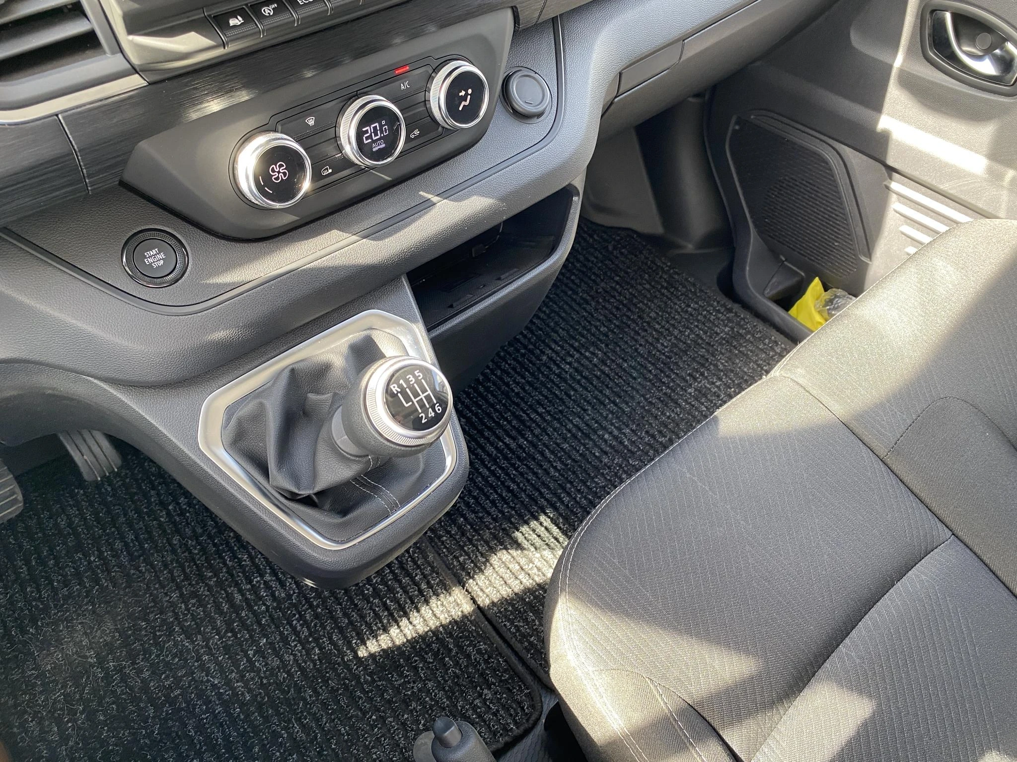 Renault-Trafic-image-9