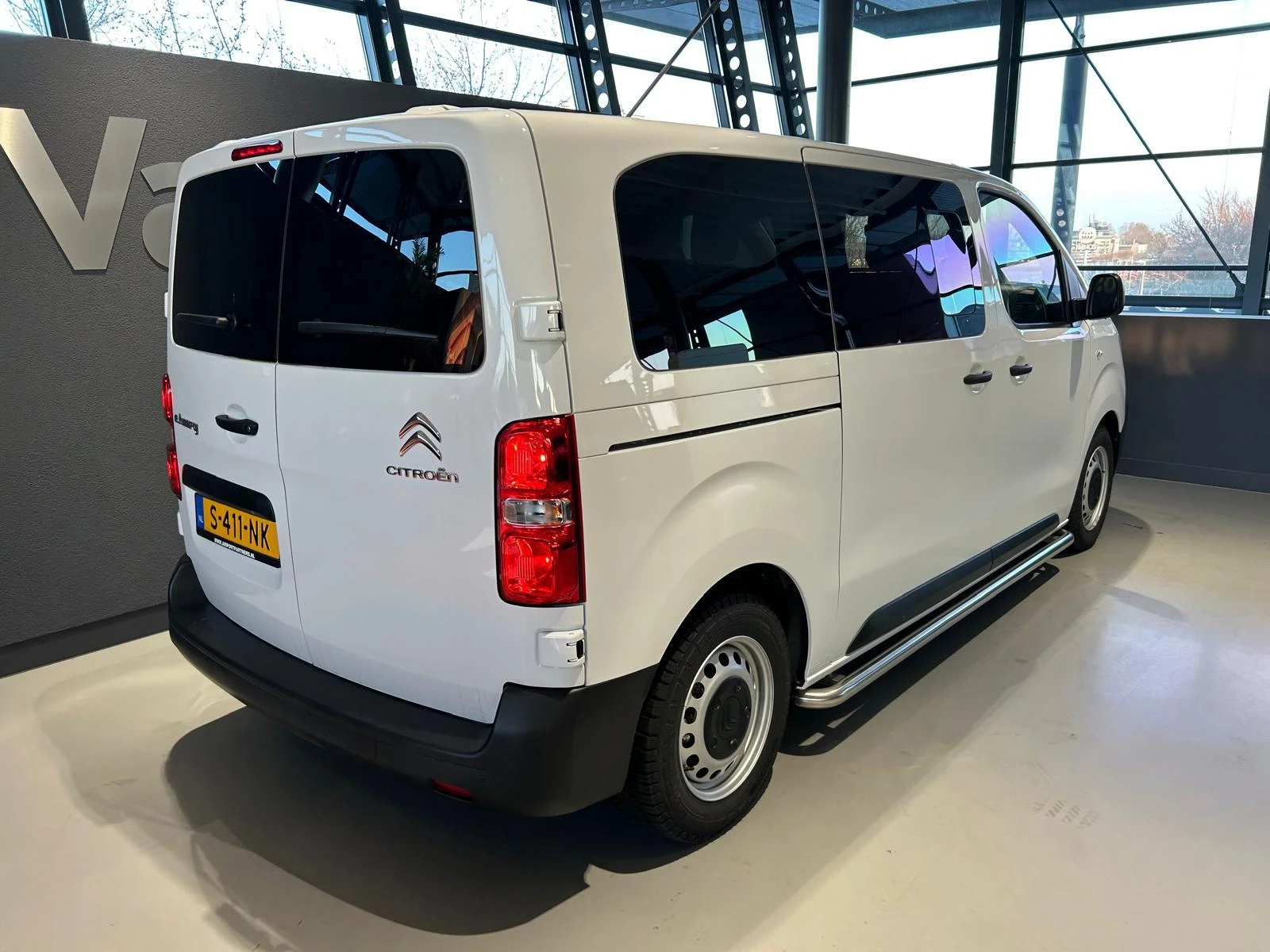 Citroën-ë-Jumpy-image-1