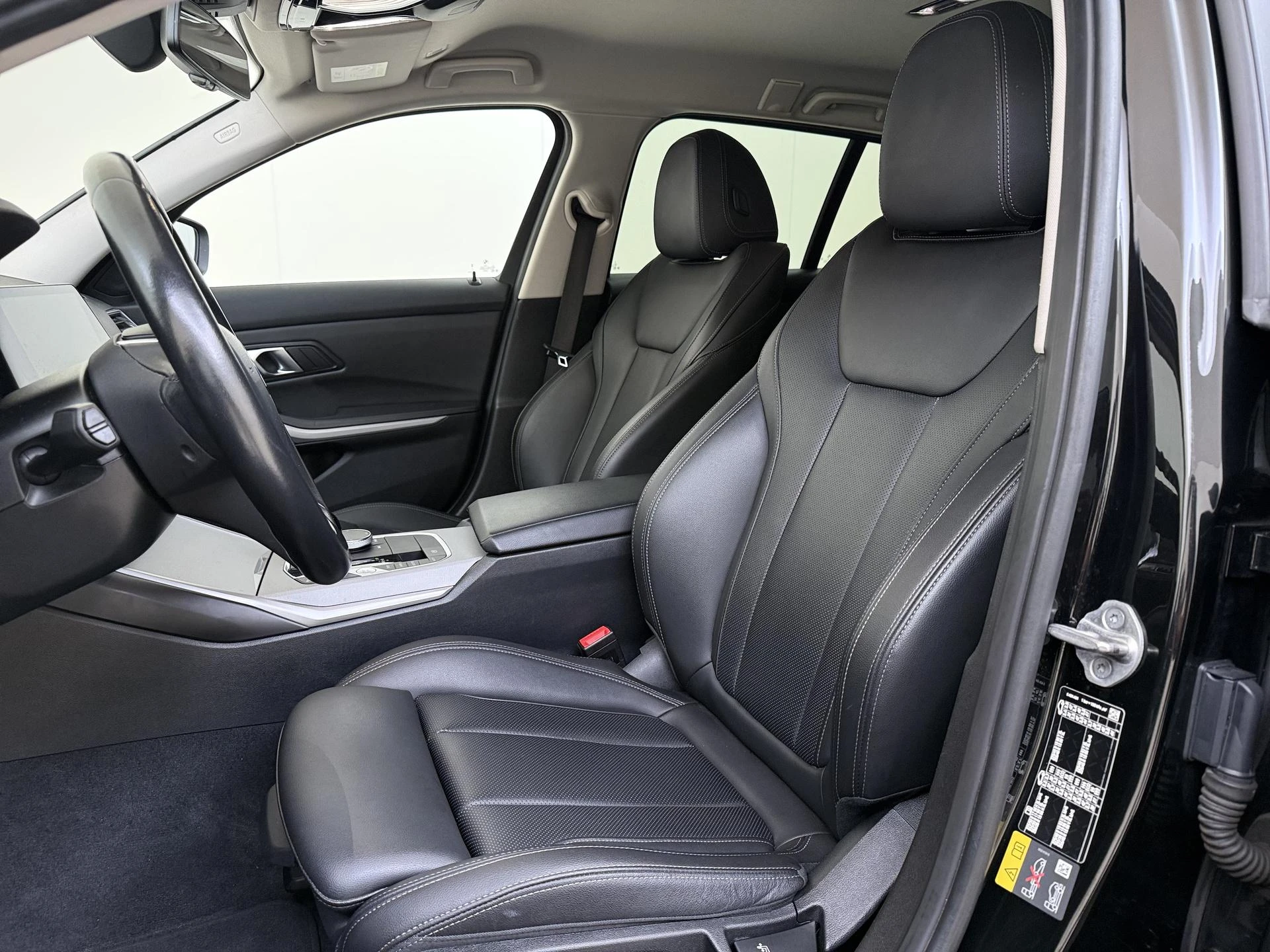 BMW-3 Serie-image-14
