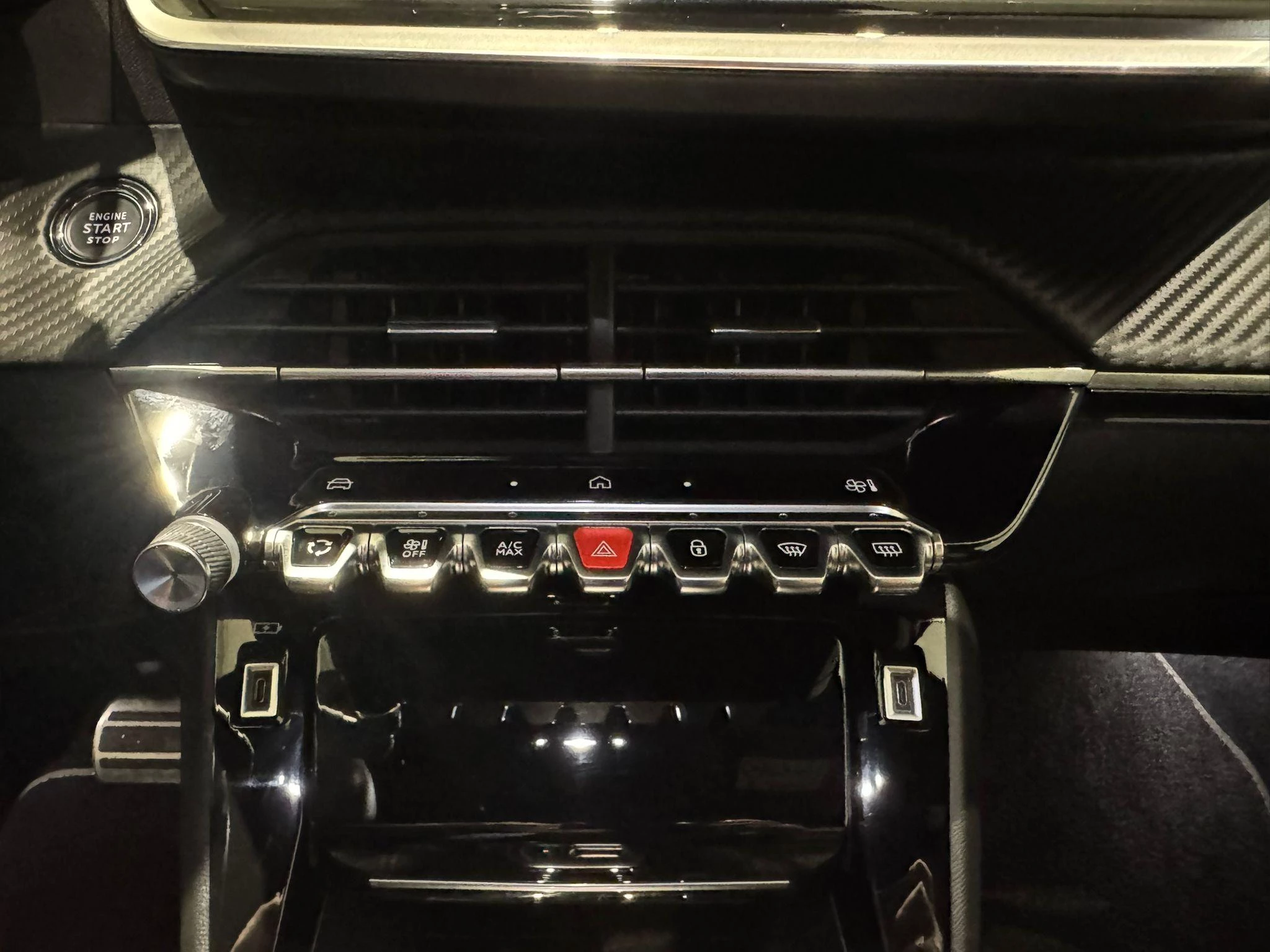 Peugeot-208-image-19