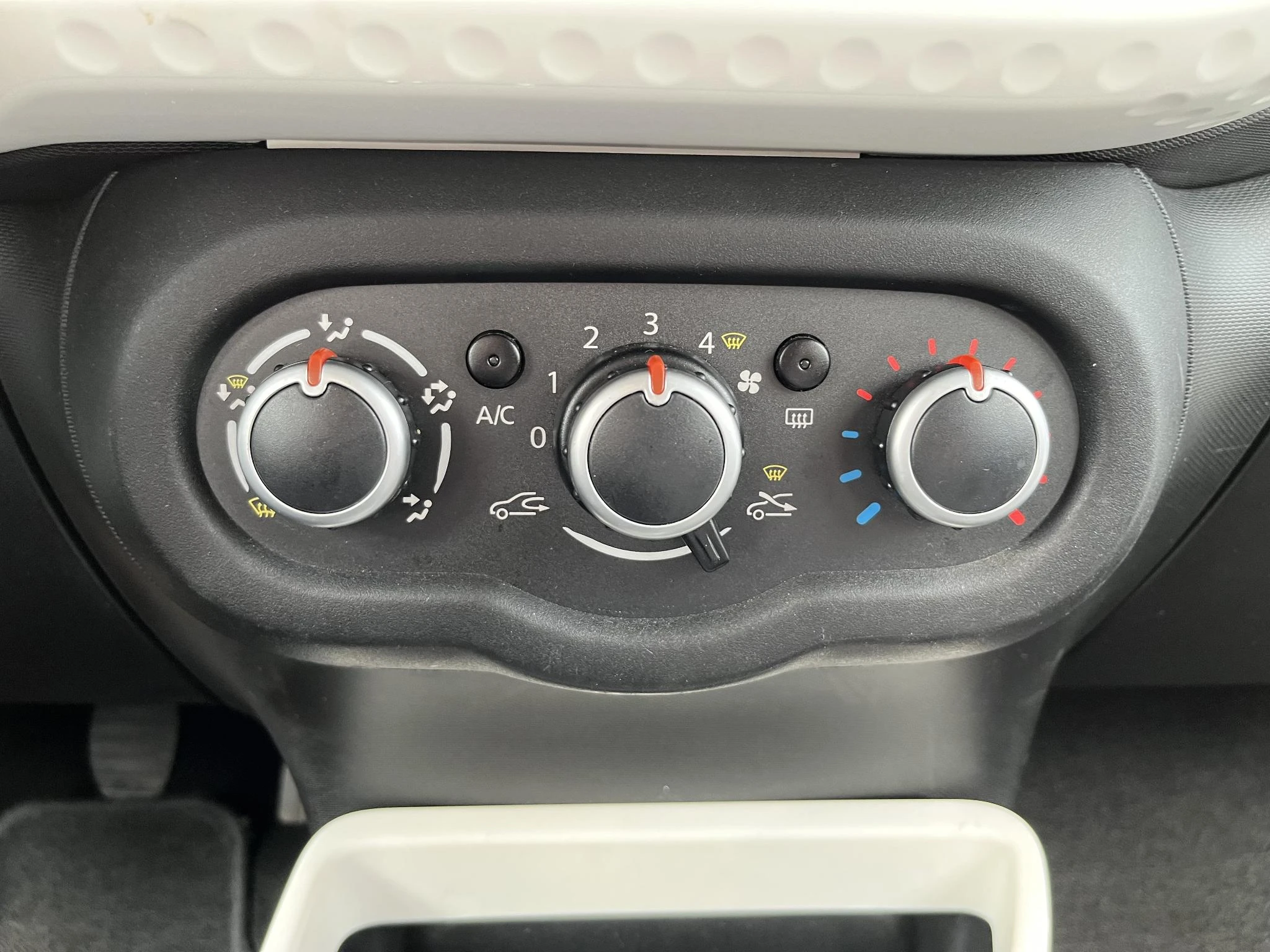 Renault-Twingo-image-22