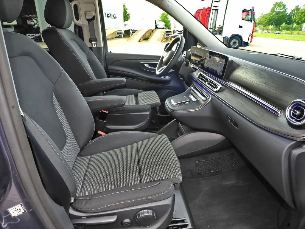 Mercedes-Benz-V-Klasse 220-image-10