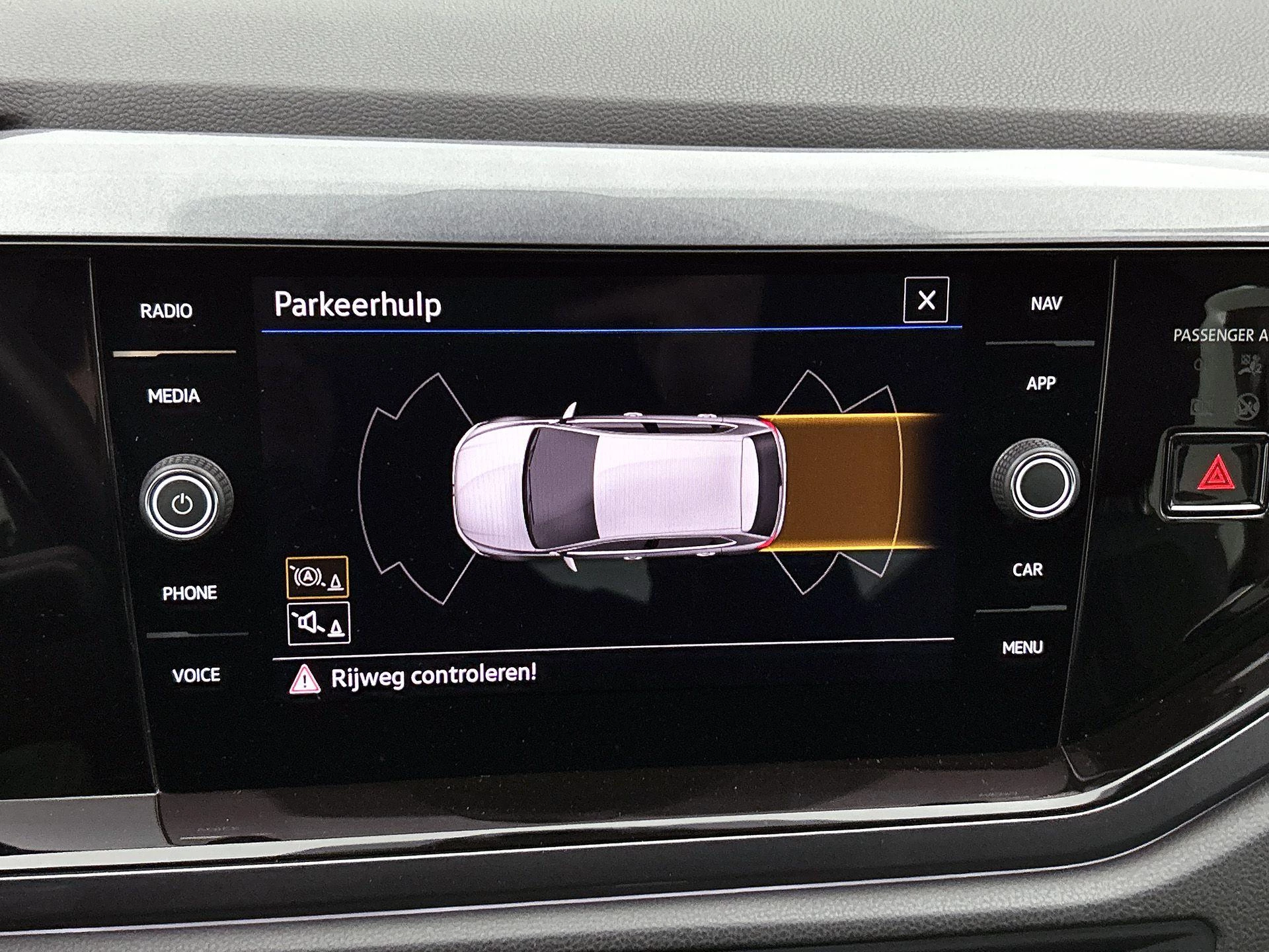 Volkswagen-Polo-image-10