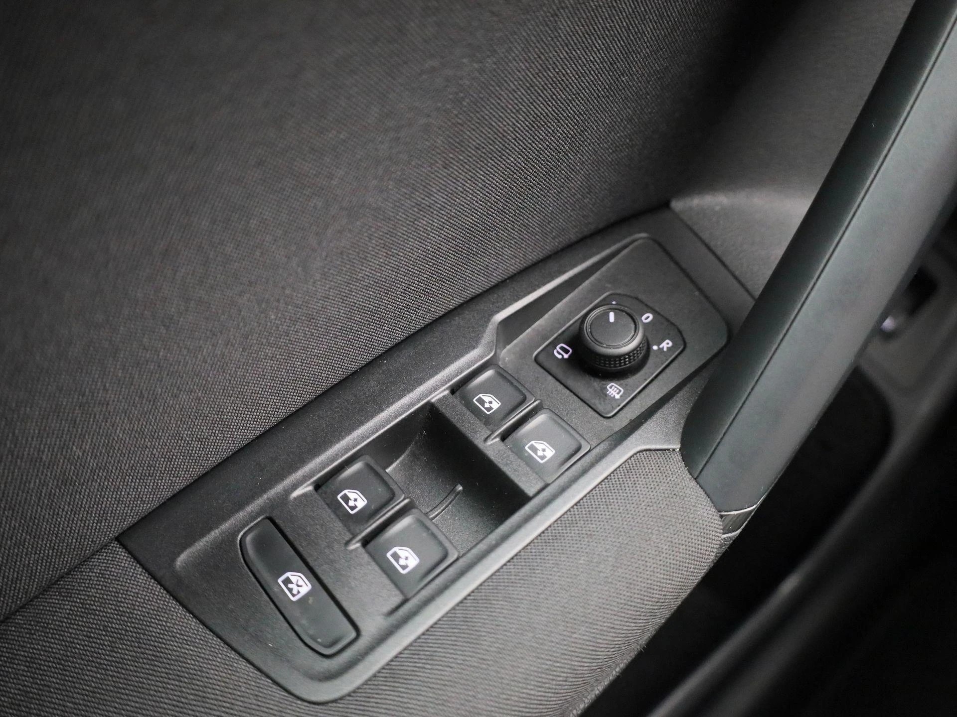 Volkswagen-Tiguan-image-25