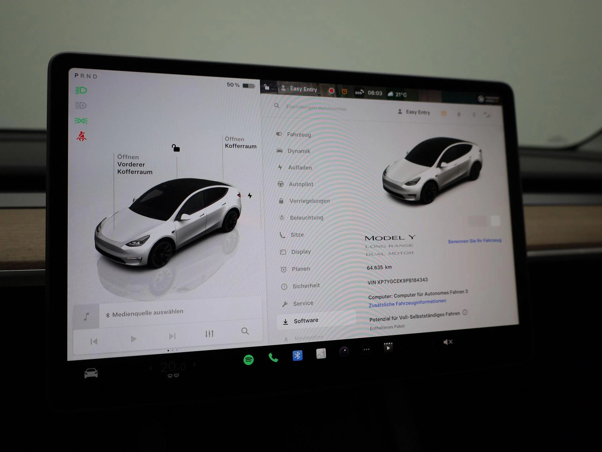 Tesla-Model Y-image-18