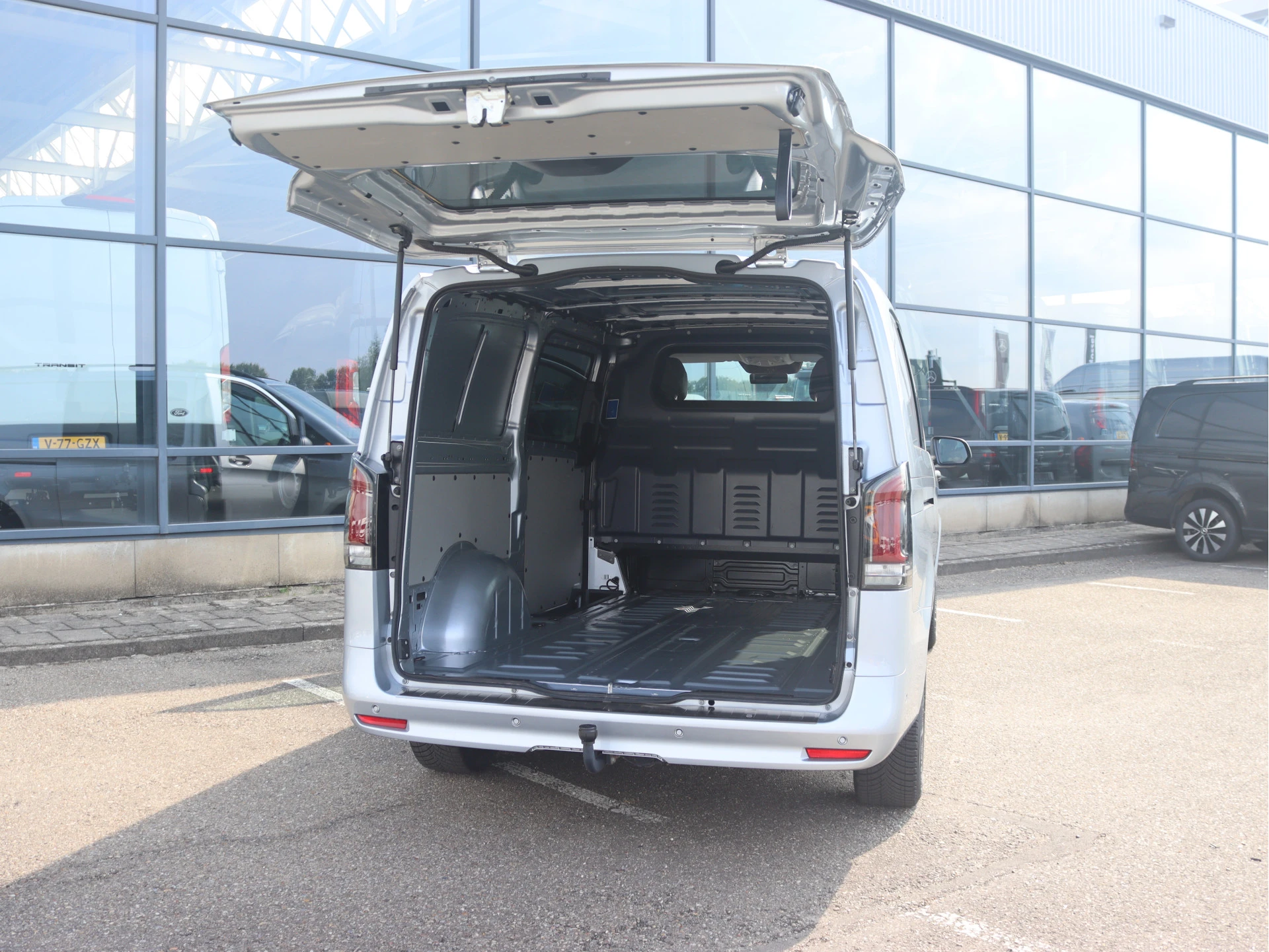 Mercedes-Benz-Vito-image-2
