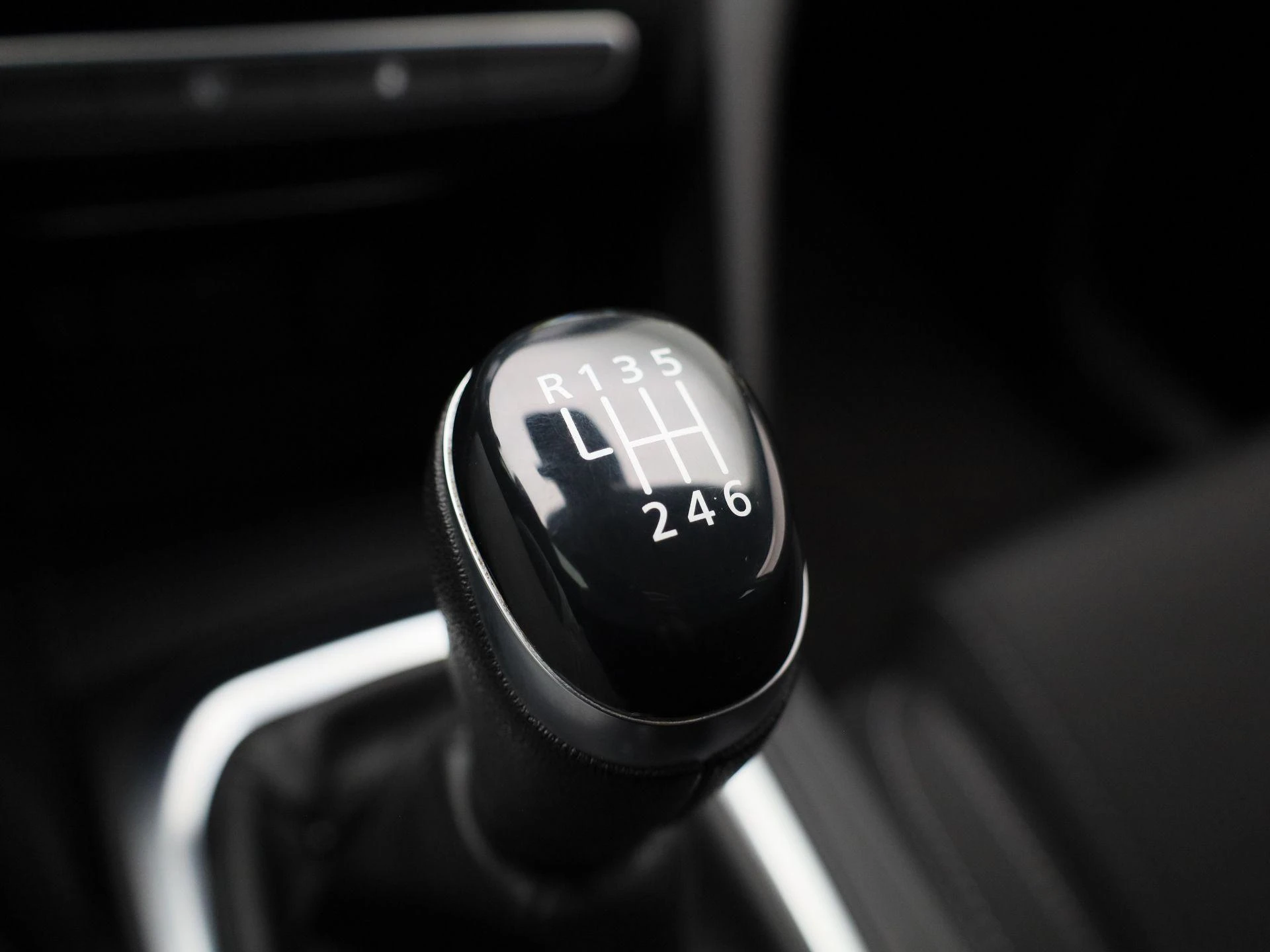 Renault-Mégane Grand Tour-image-25