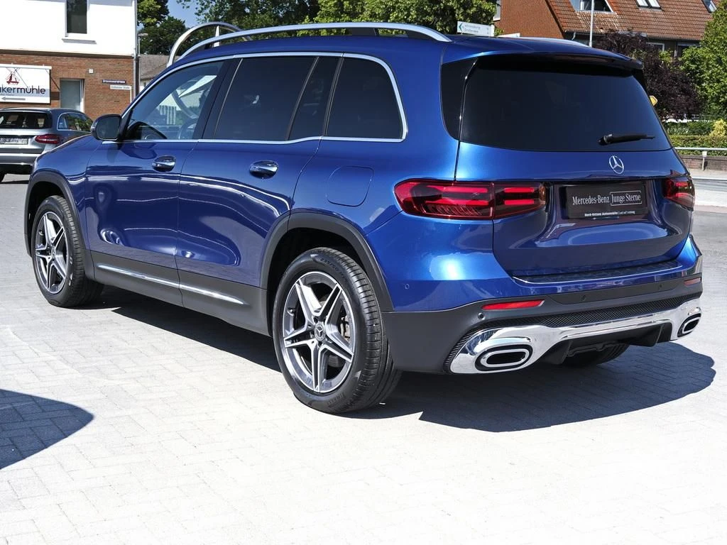 Mercedes-Benz-GLB 220 d-image-5