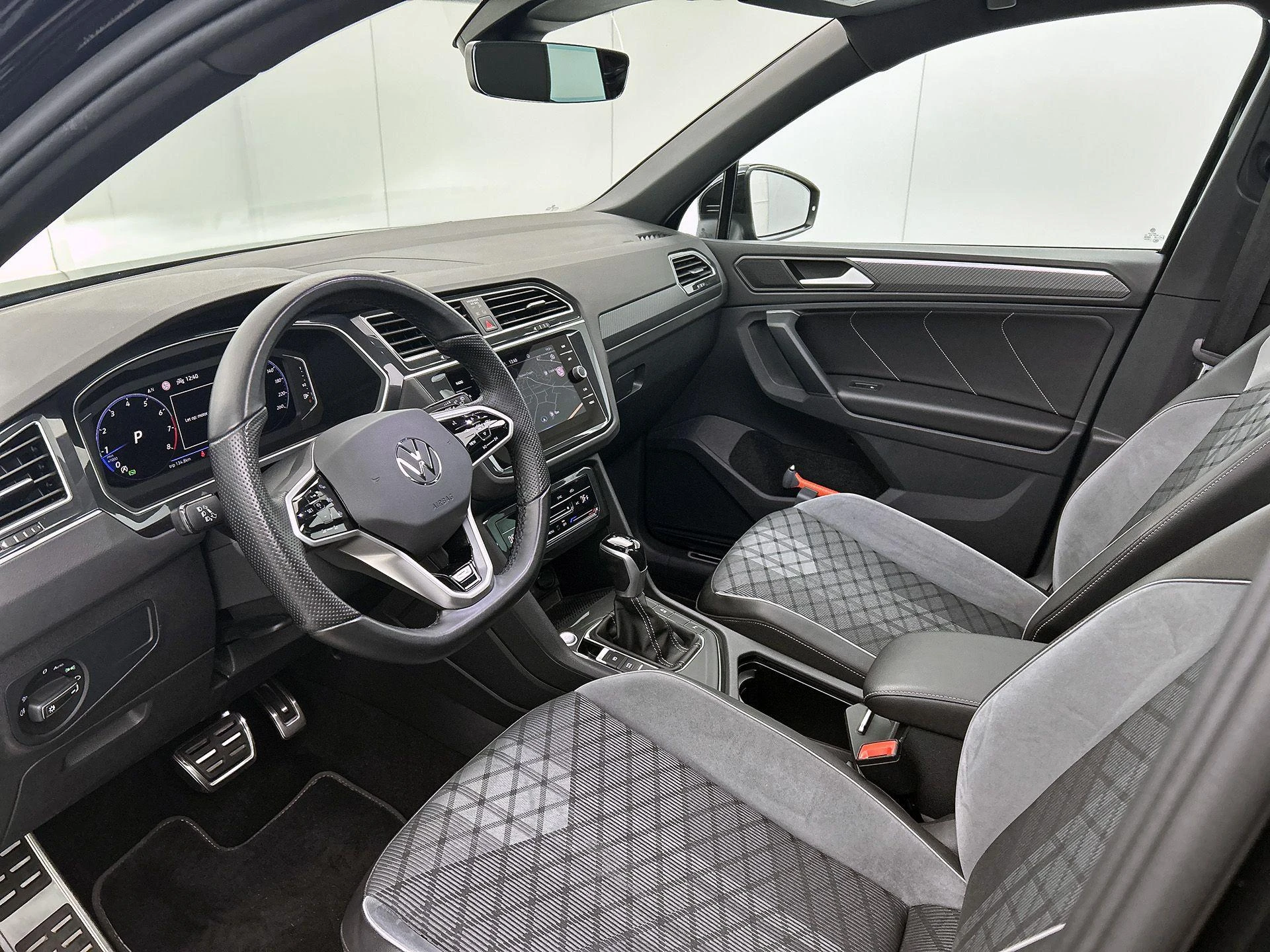 Volkswagen-Tiguan-image-22
