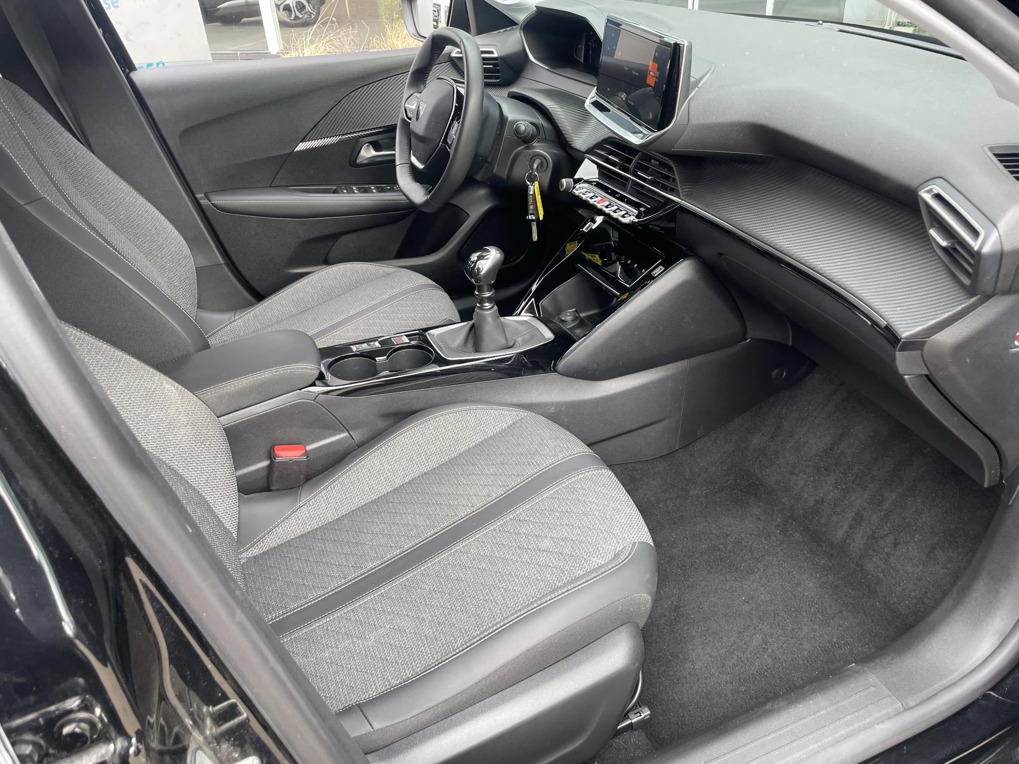 Peugeot-208-image-13