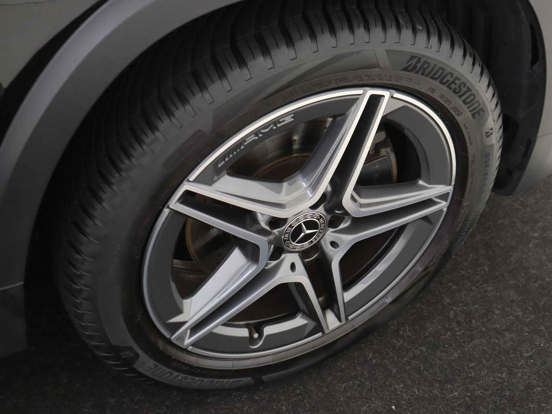 Mercedes-Benz-GLB-image-4