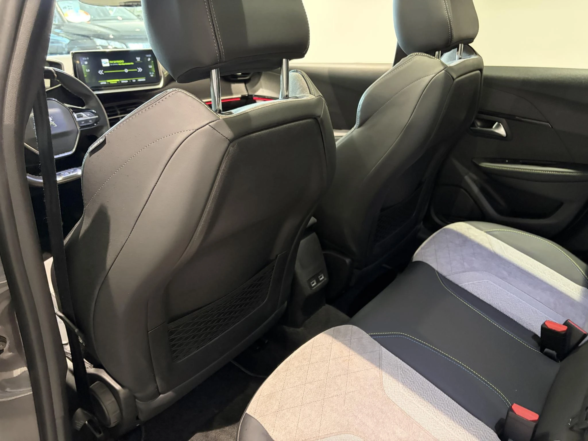 Peugeot-208-image-10