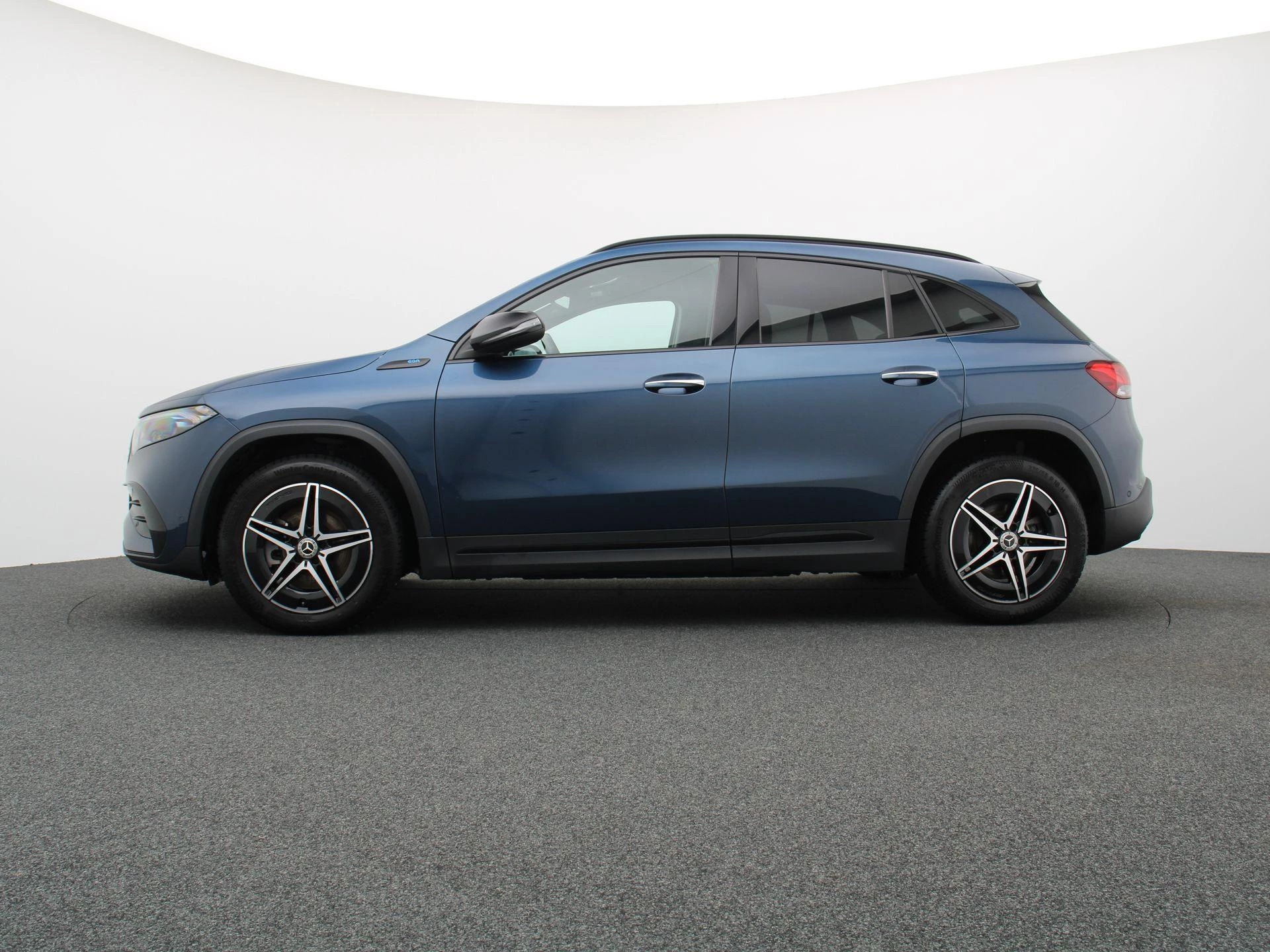 Mercedes-Benz EQA 250 AMG Line + TREKHAAK + KEY LESS + CAMERA +