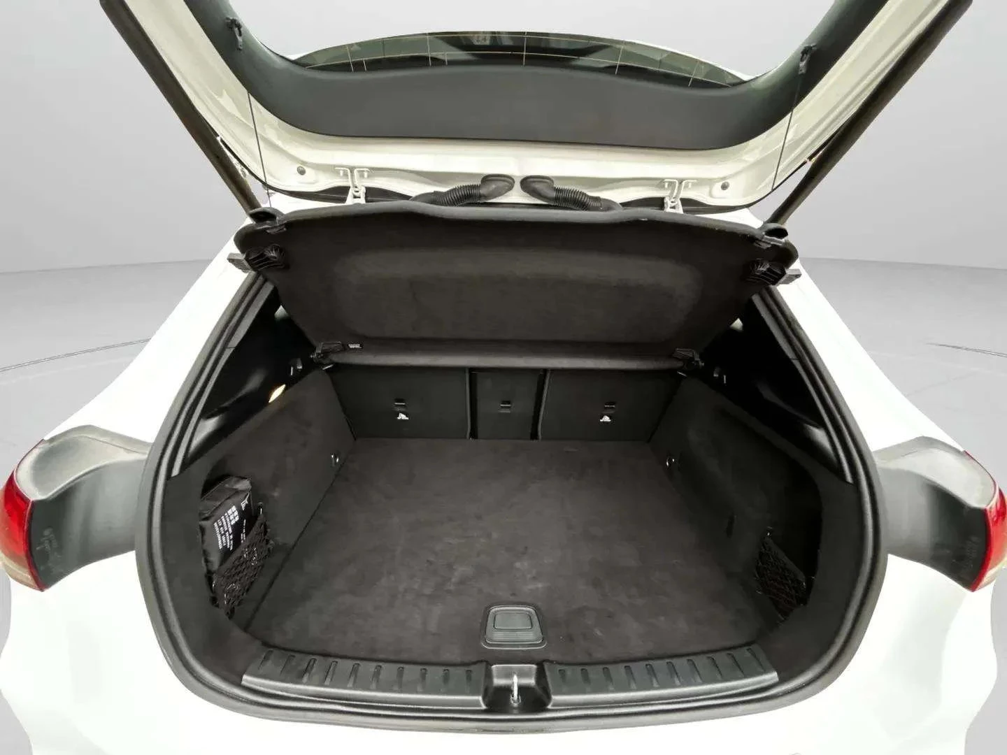 Mercedes-Benz-EQA-image-20