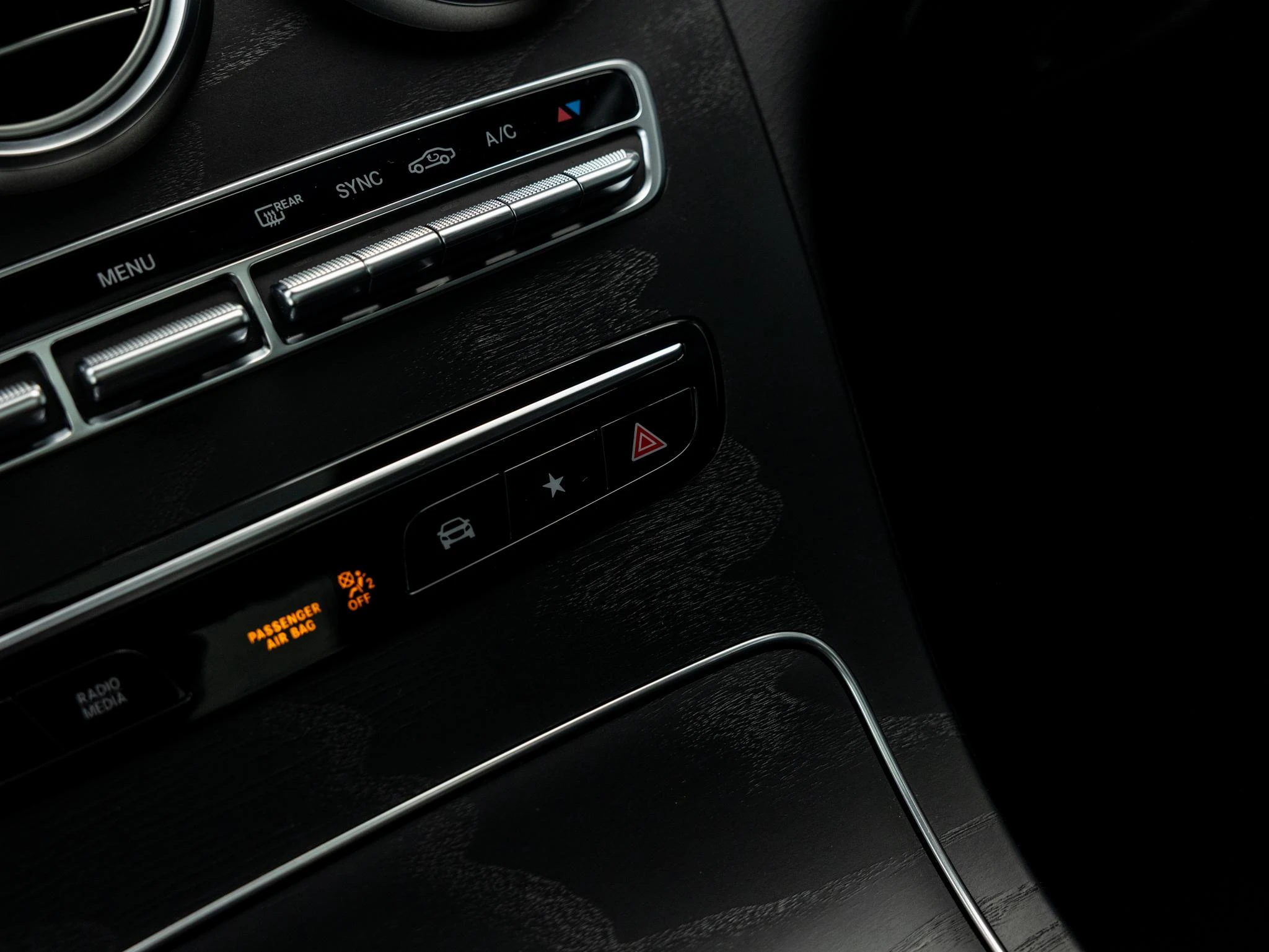 Mercedes-Benz-GLC-image-27