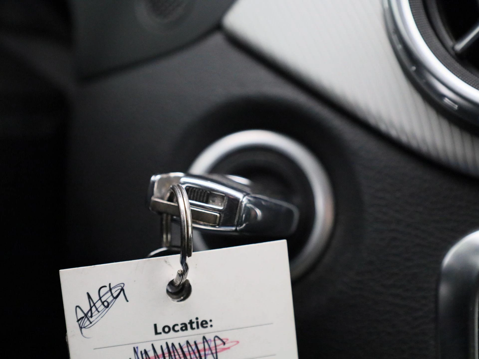 Mercedes-Benz-GLA-image-24