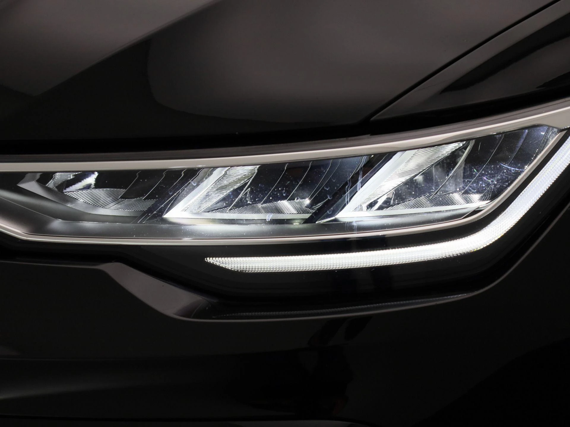 Volkswagen Golf 1.5 eTSI R-Line Edition