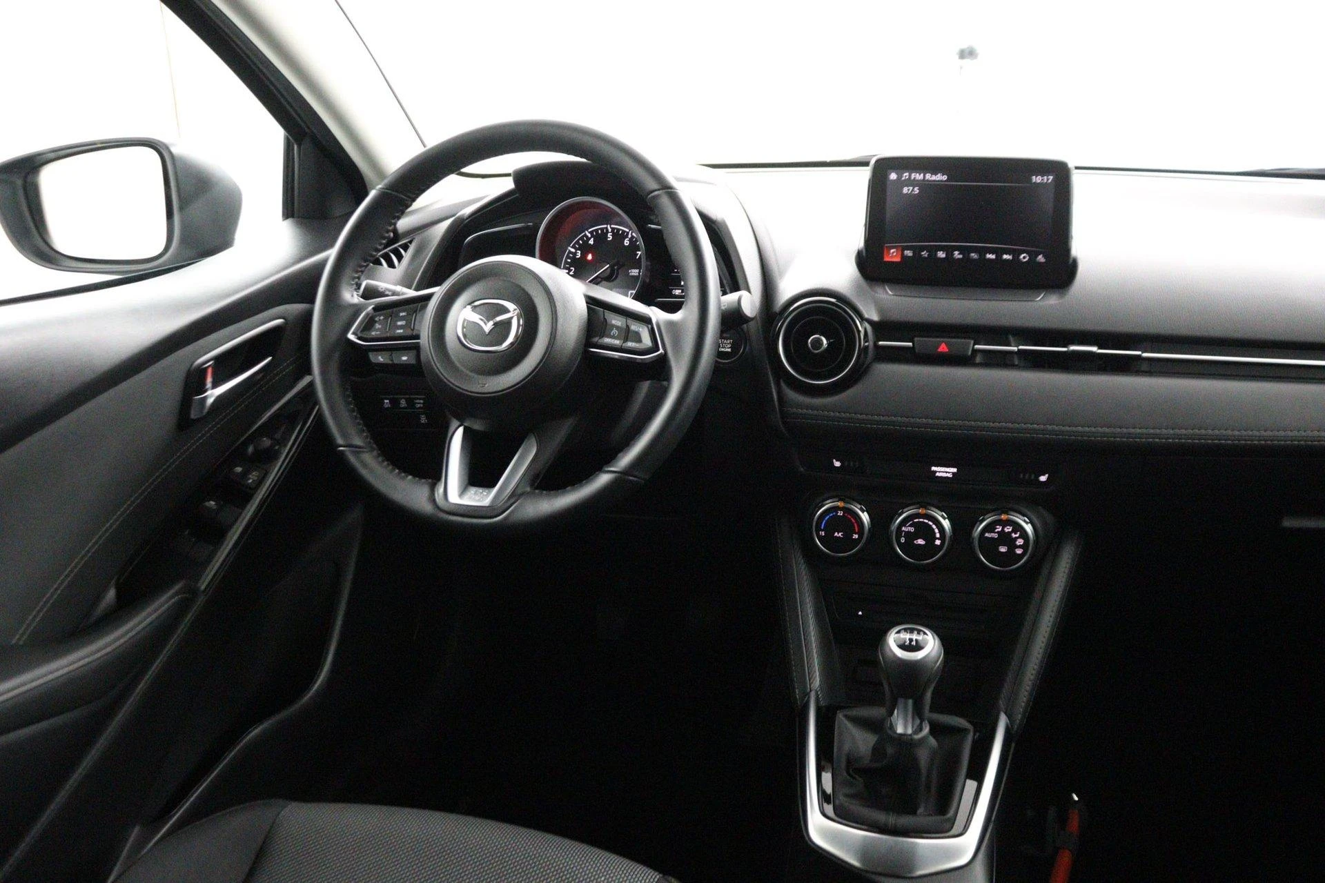 Mazda-2-image-54