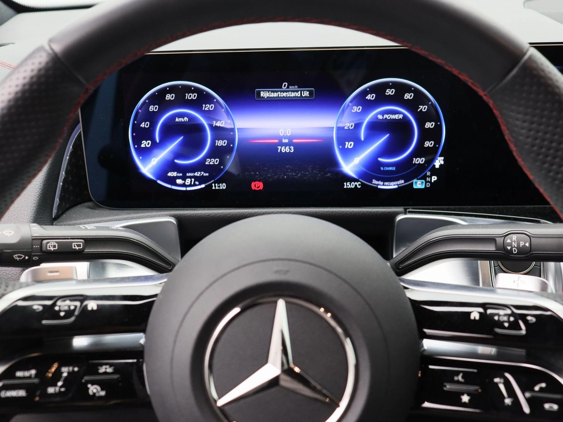 Mercedes-Benz-EQB-image-9