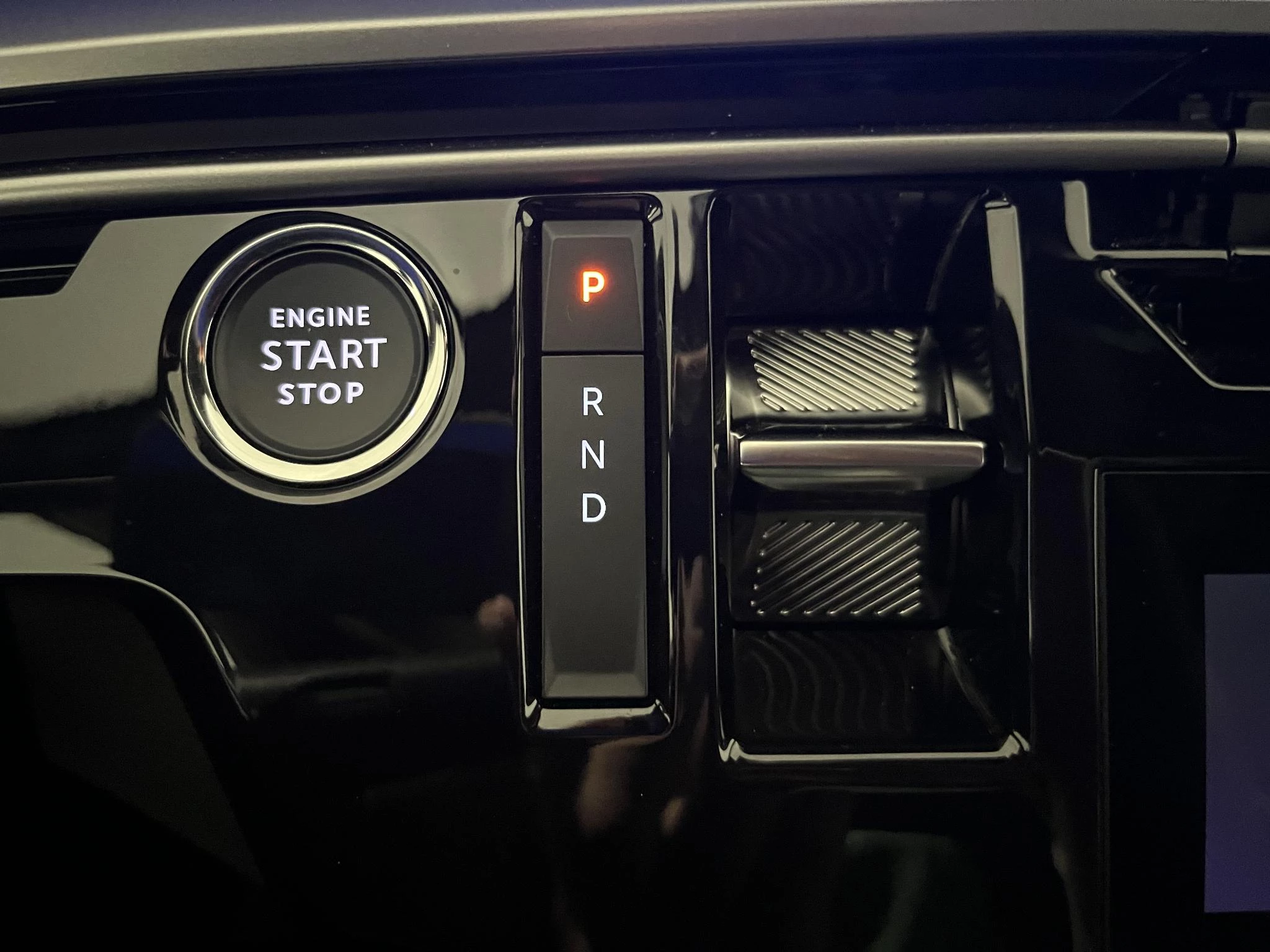 Peugeot-e-3008-image-23