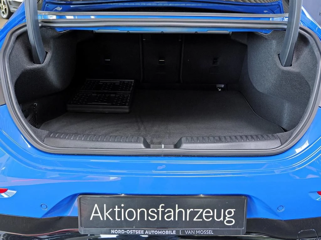 Mercedes-Benz-CLA 200-image-18