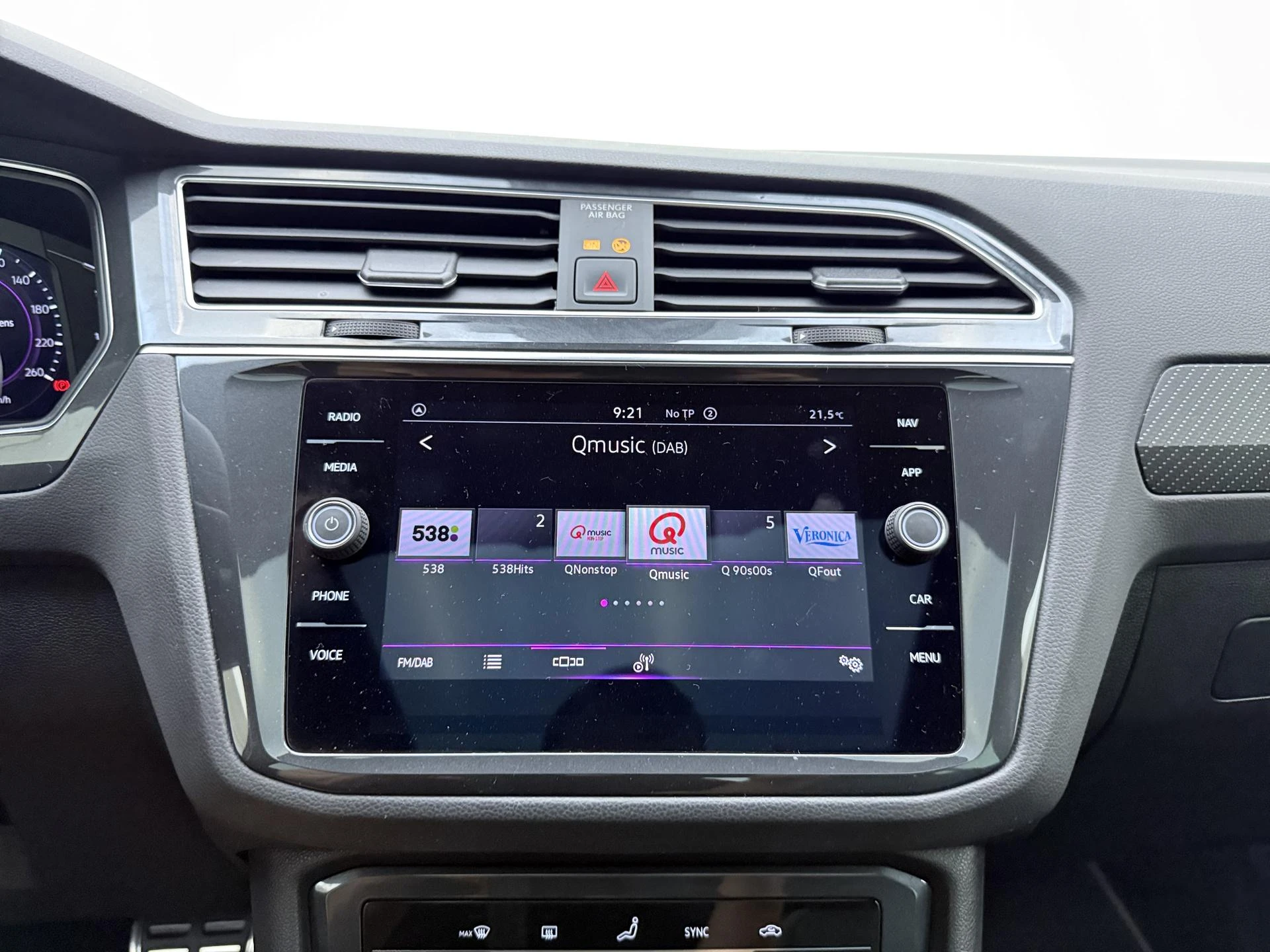 Volkswagen-Tiguan-image-20