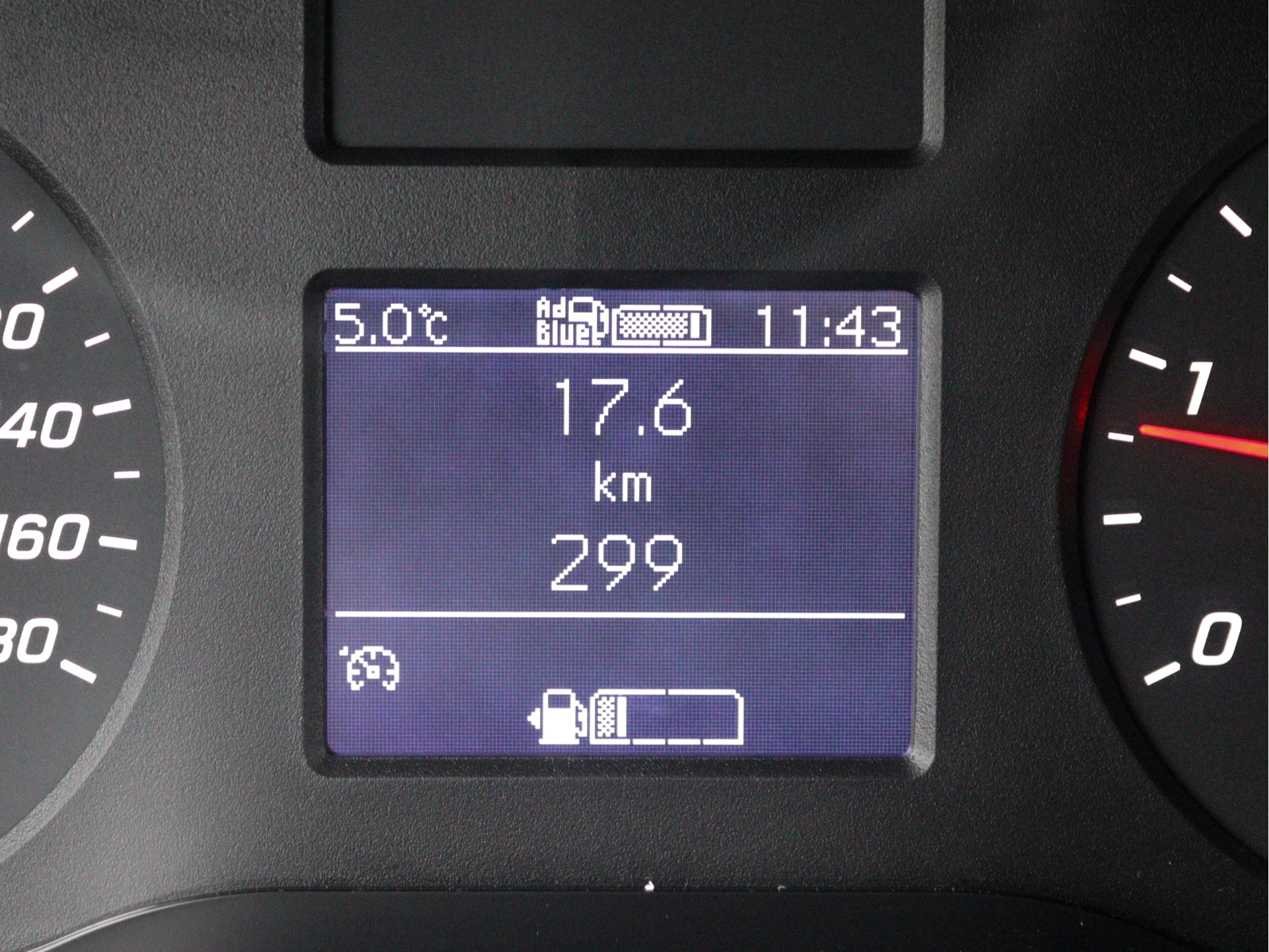 Mercedes-Benz-Sprinter-image-7