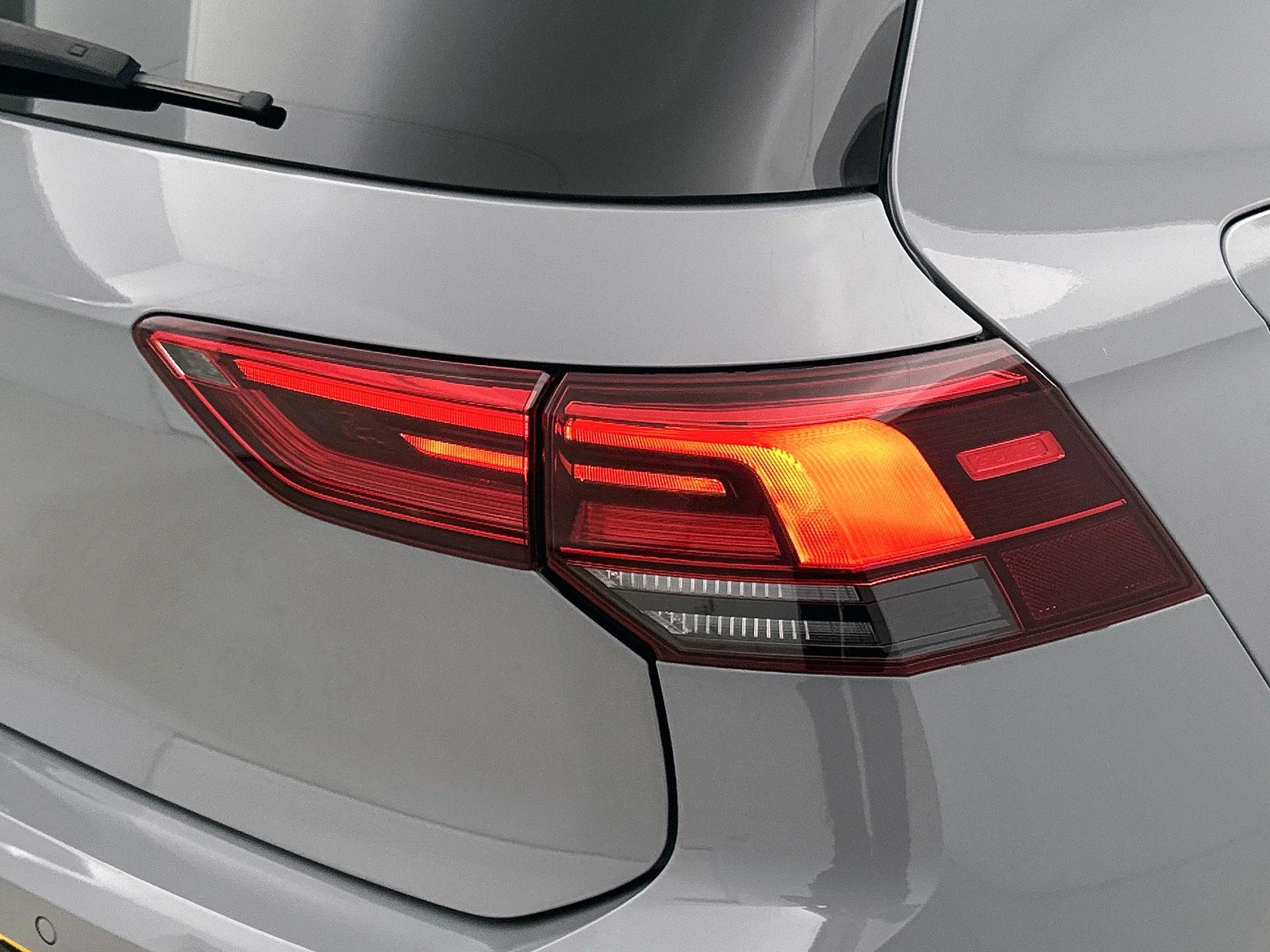 Volkswagen-Golf-image-23