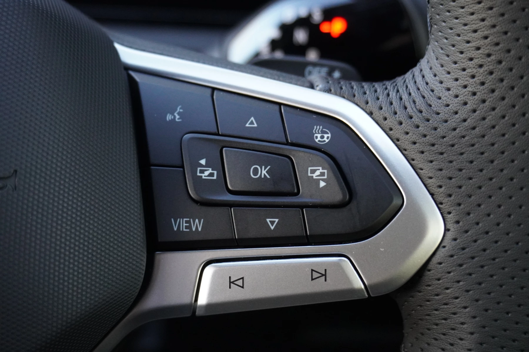 Volkswagen-Tiguan-image-30