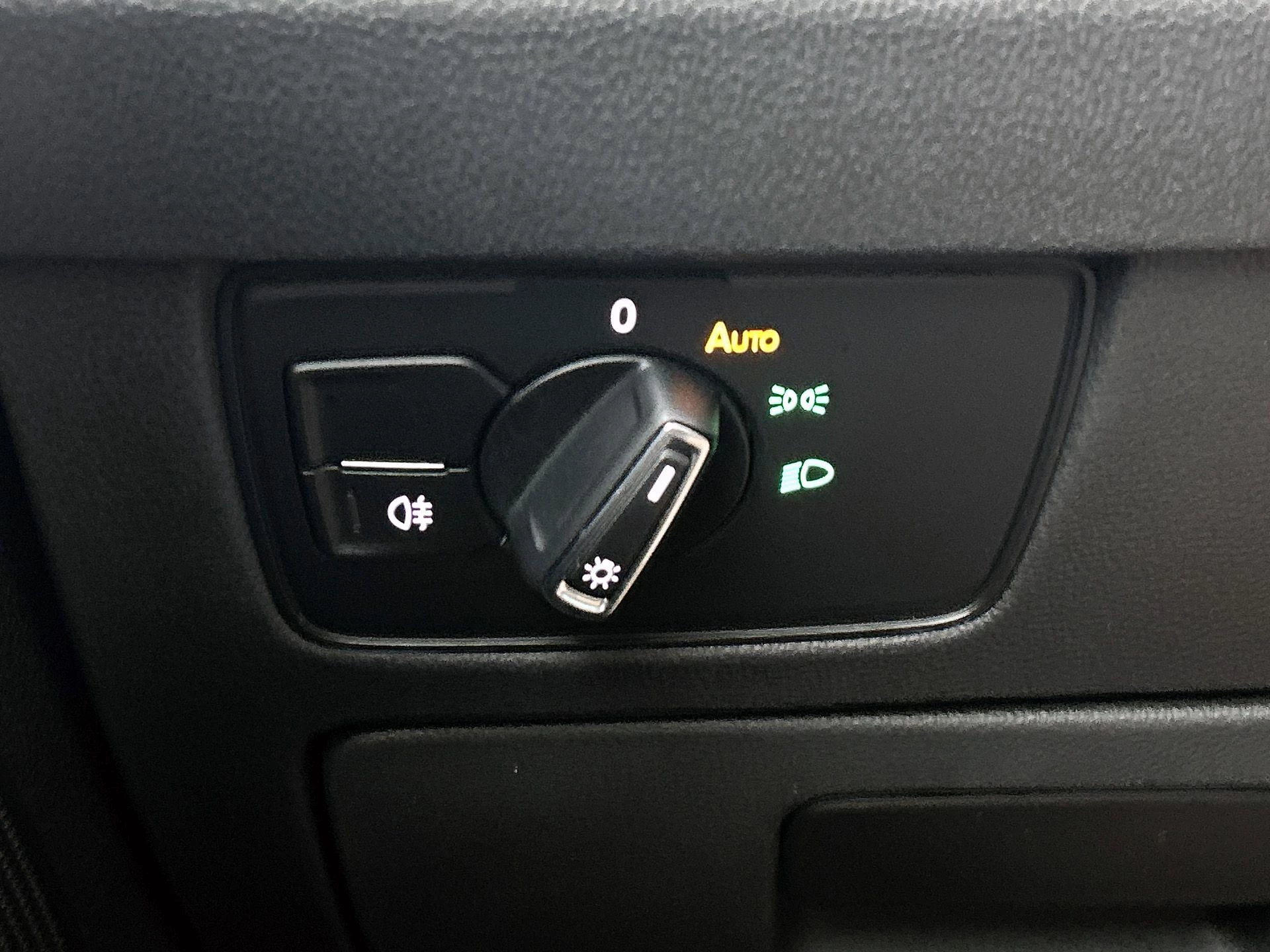 Volkswagen-Passat-image-37