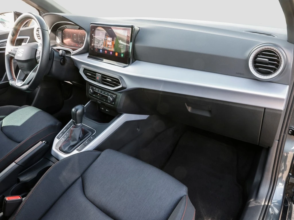 SEAT-Arona-image-7