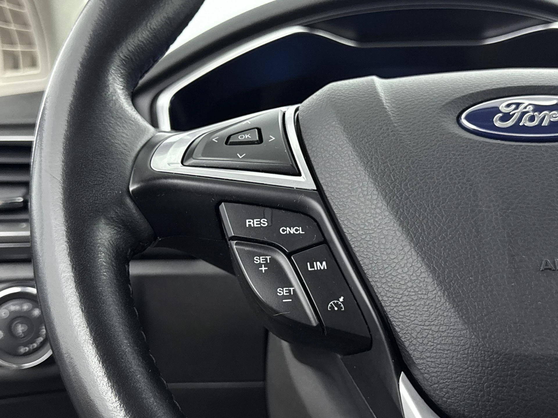 Ford-Mondeo-image-5